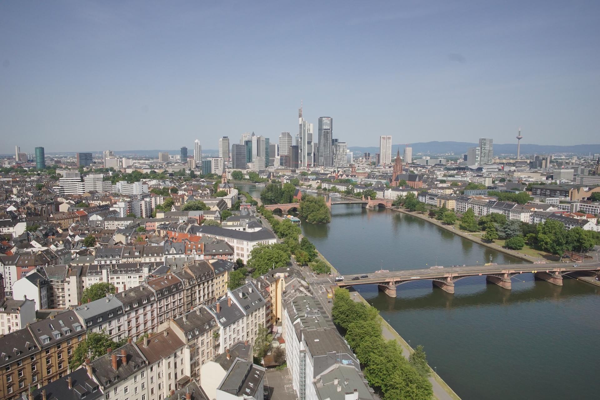 Archived image Webcam Panoramic View over to the Skyline of Frankfurt