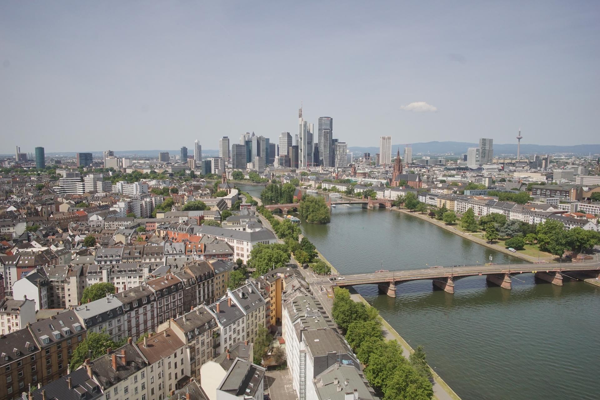 Archived image Webcam Panoramic View over to the Skyline of Frankfurt