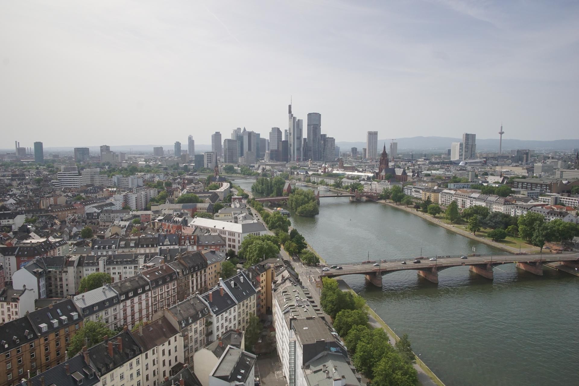 Archived image Webcam Panoramic View over to the Skyline of Frankfurt