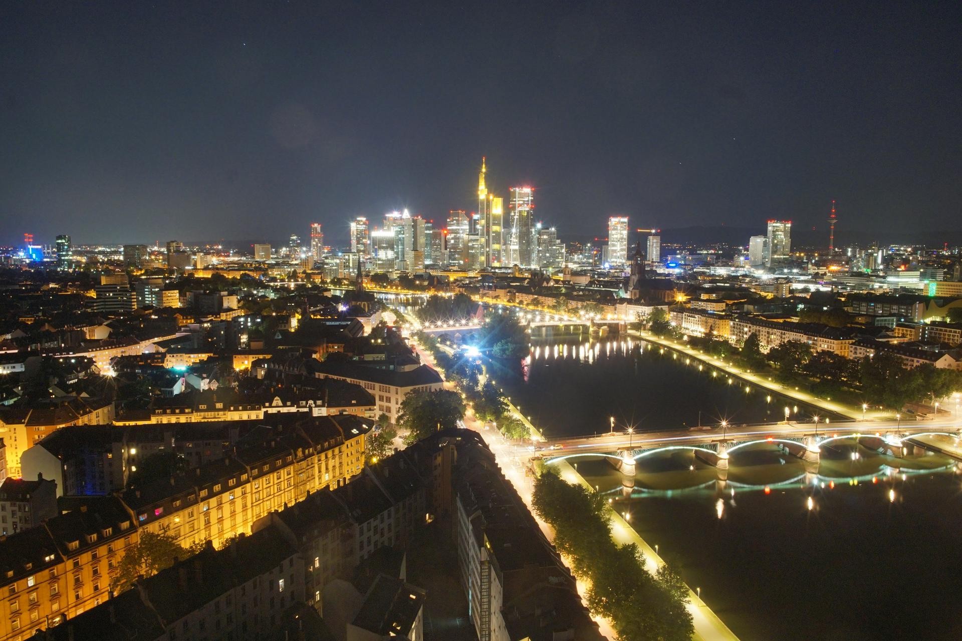 Archived image Webcam Panoramic View over to the Skyline of Frankfurt