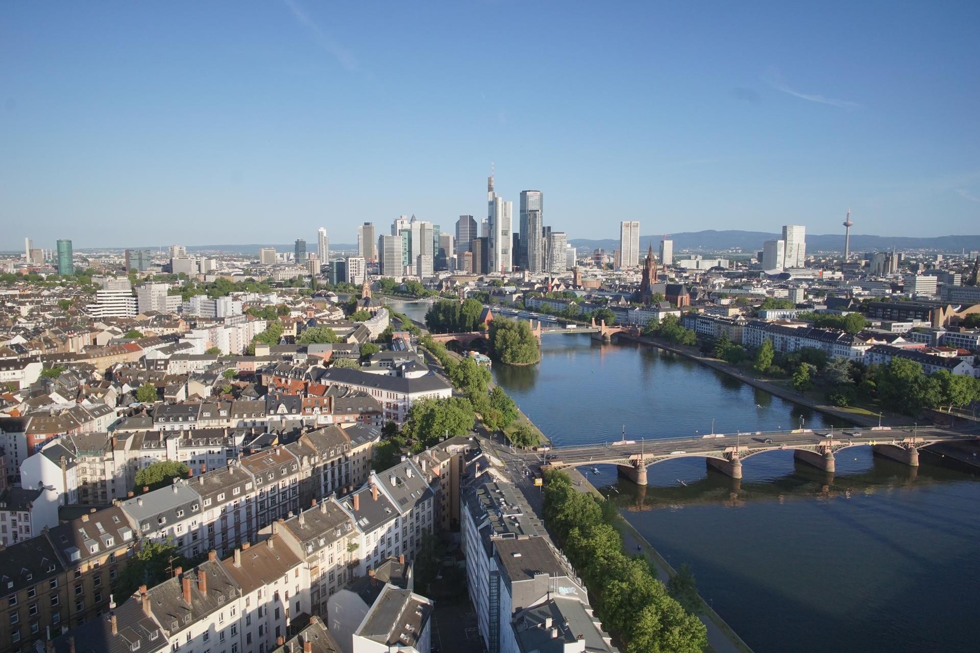 Archived image Webcam Panoramic View over to the Skyline of Frankfurt