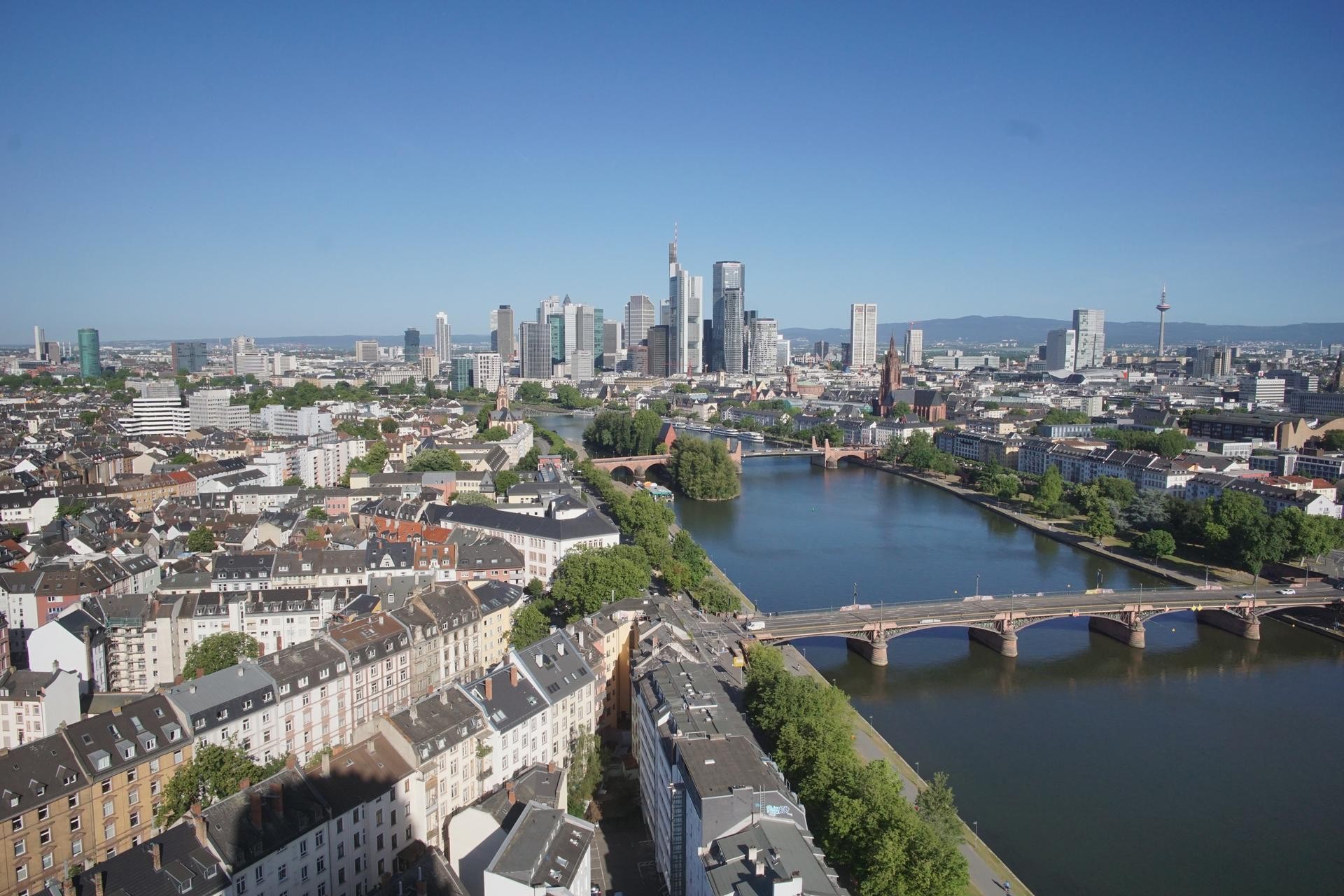 Archived image Webcam Panoramic View over to the Skyline of Frankfurt