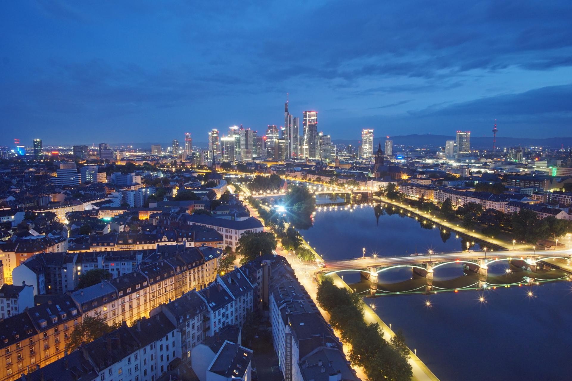 Archived image Webcam Panoramic View over to the Skyline of Frankfurt
