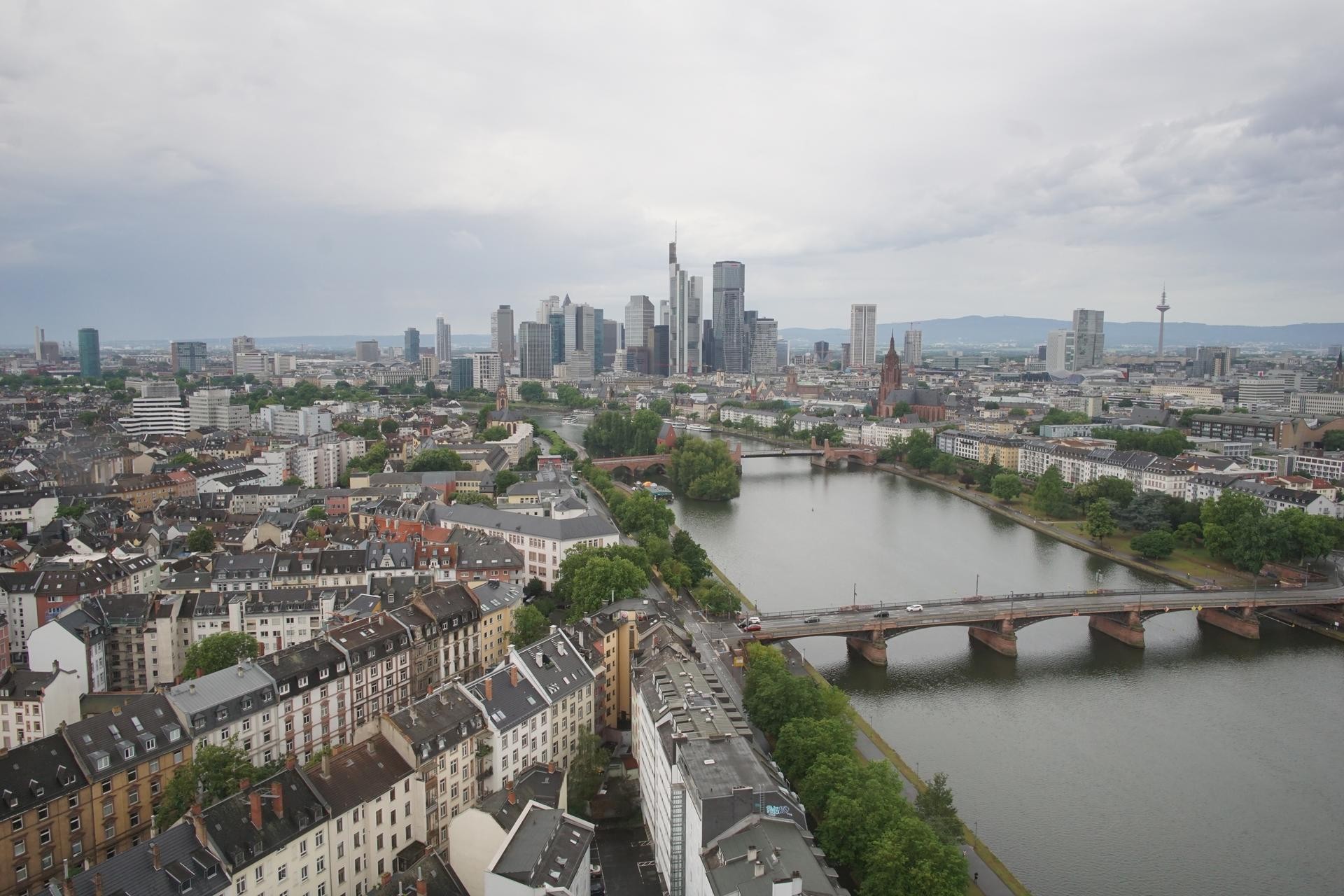 Archived image Webcam Panoramic View over to the Skyline of Frankfurt