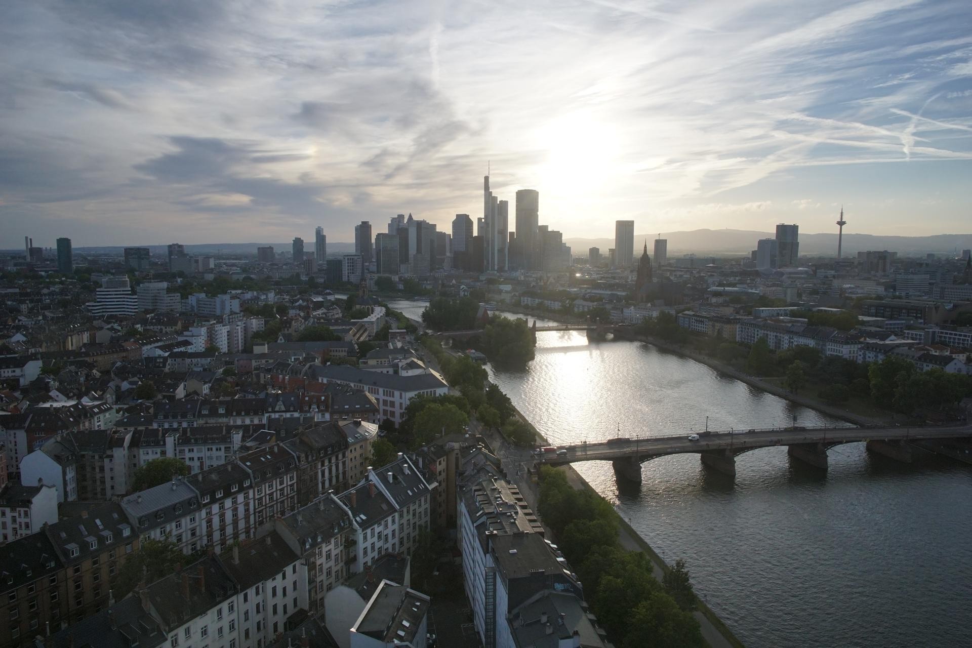 Archived image Webcam Panoramic View over to the Skyline of Frankfurt