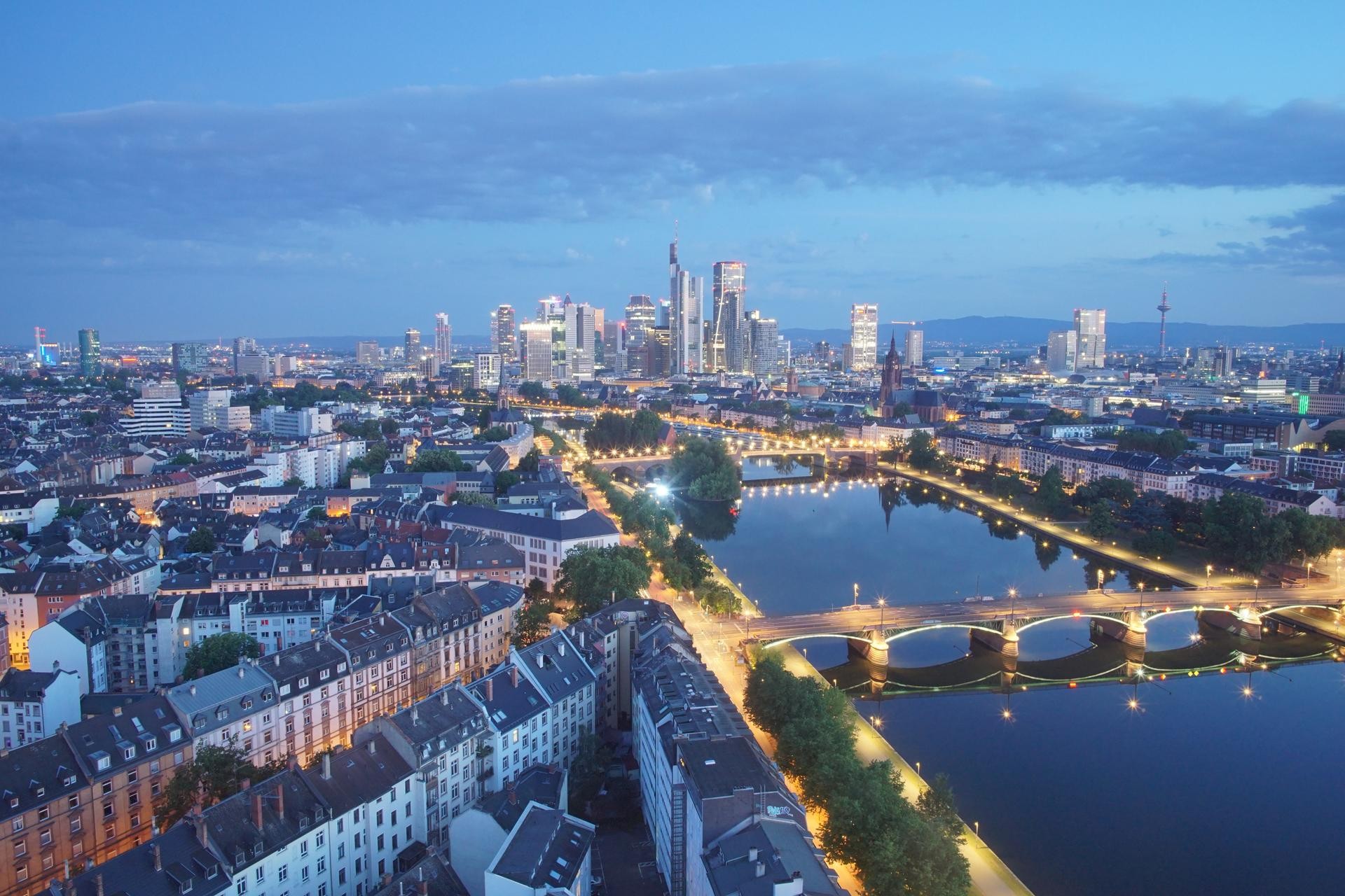 Archived image Webcam Panoramic View over to the Skyline of Frankfurt