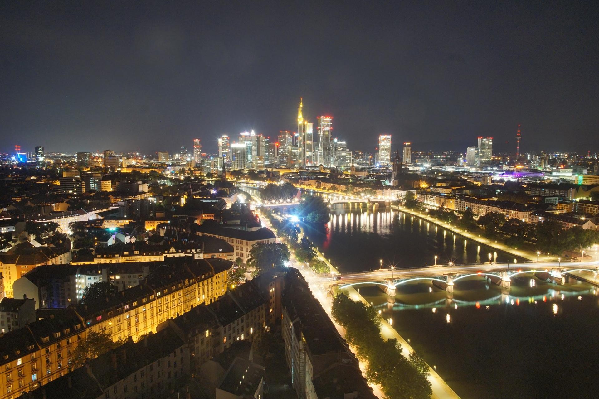 Archived image Webcam Panoramic View over to the Skyline of Frankfurt