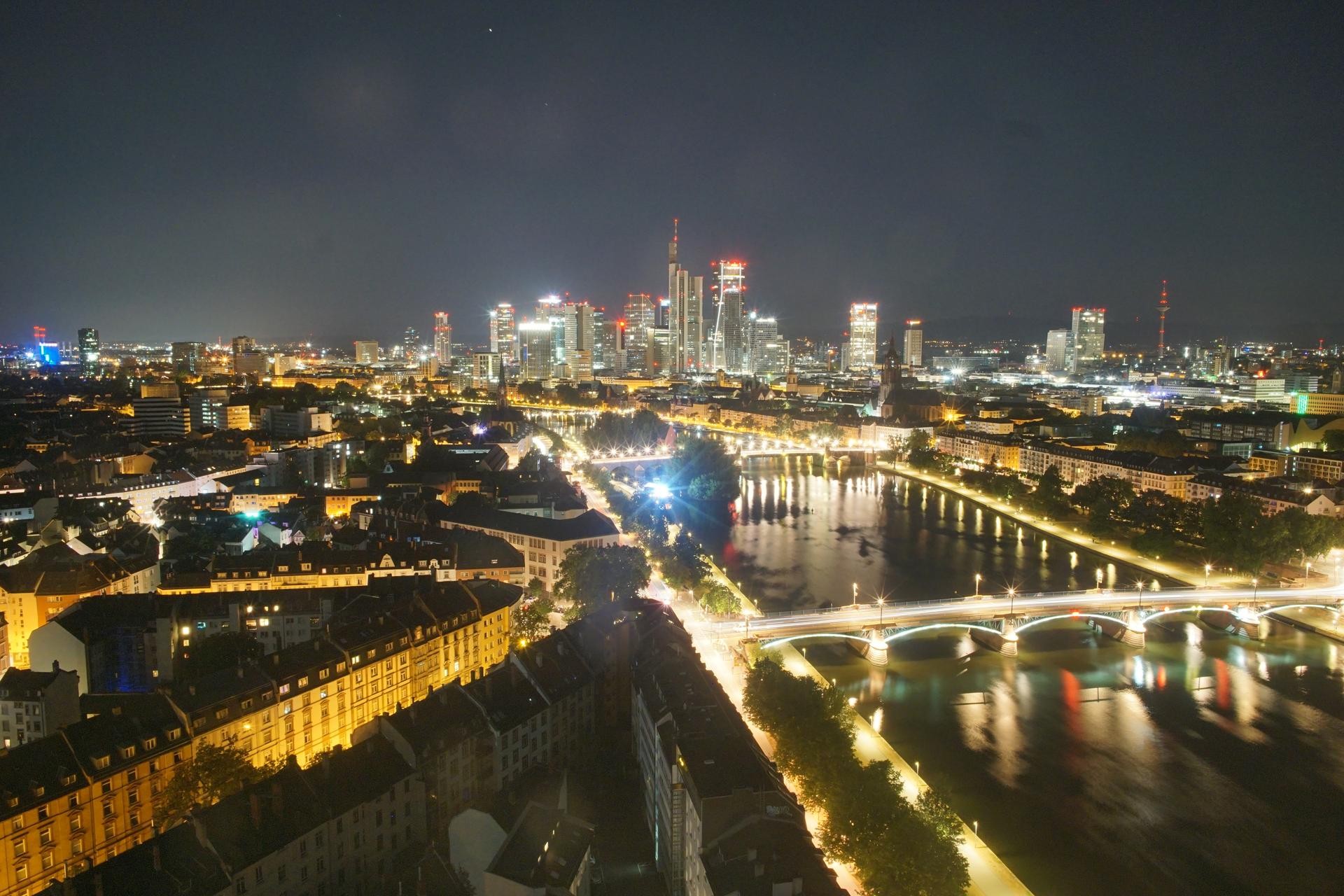 Archived image Webcam Panoramic View over to the Skyline of Frankfurt