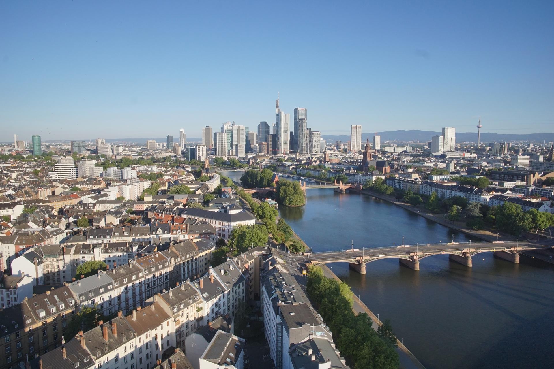 Archived image Webcam Panoramic View over to the Skyline of Frankfurt