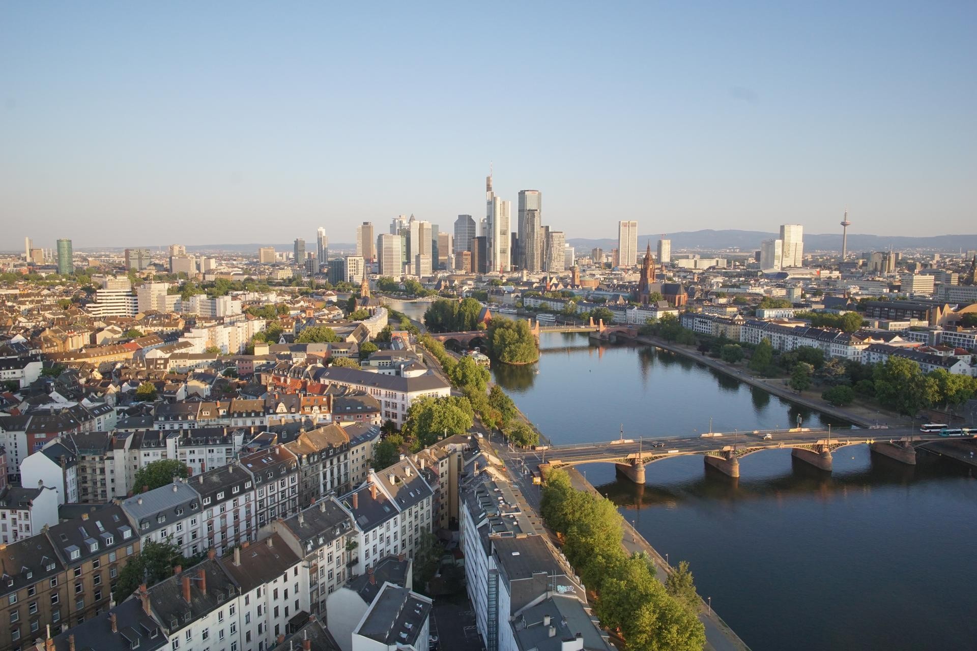 Archived image Webcam Panoramic View over to the Skyline of Frankfurt