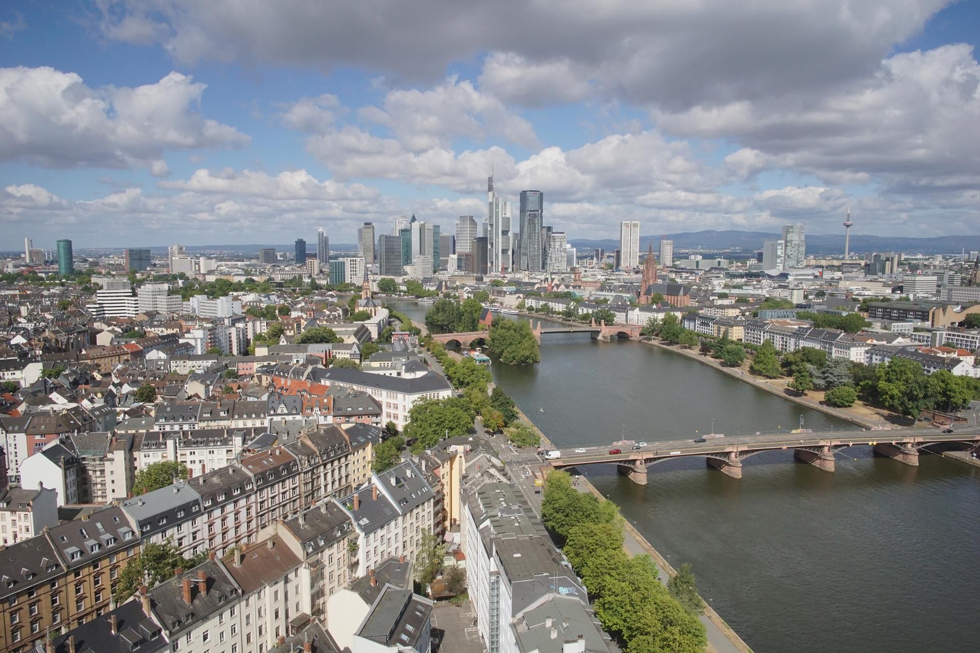 Archived image Webcam Panoramic View over to the Skyline of Frankfurt