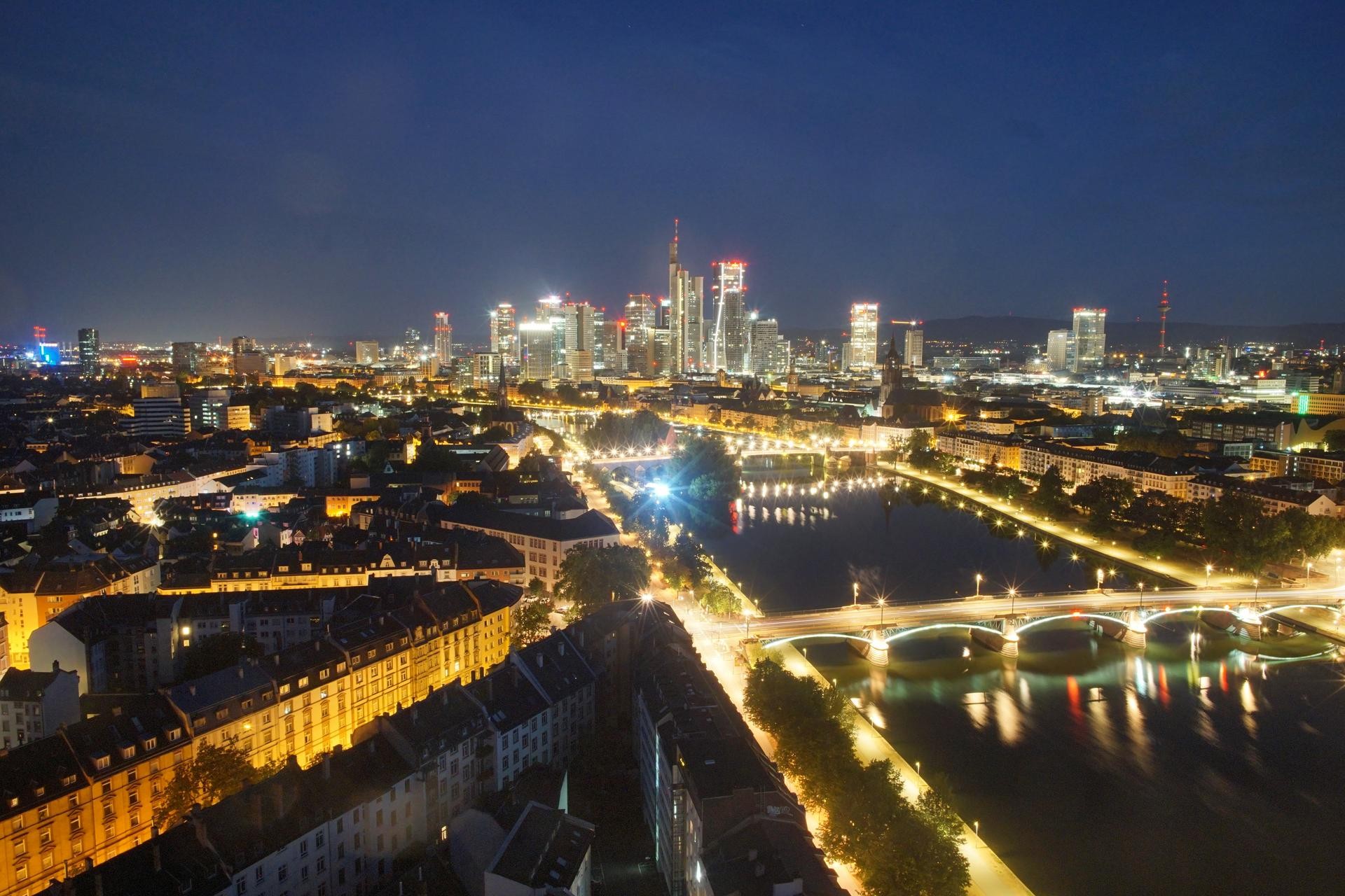 Archived image Webcam Panoramic View over to the Skyline of Frankfurt