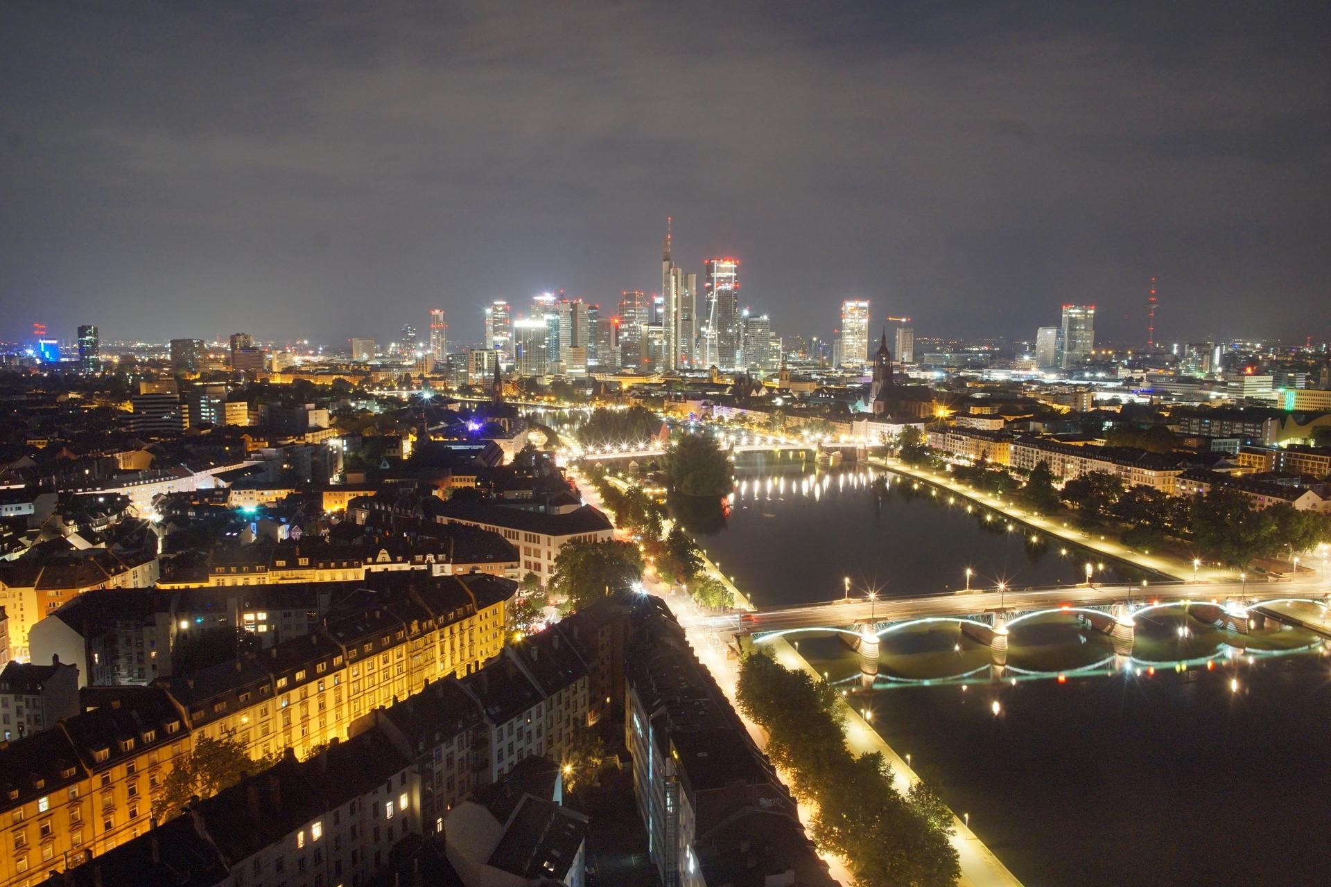 Archived image Webcam Panoramic View over to the Skyline of Frankfurt