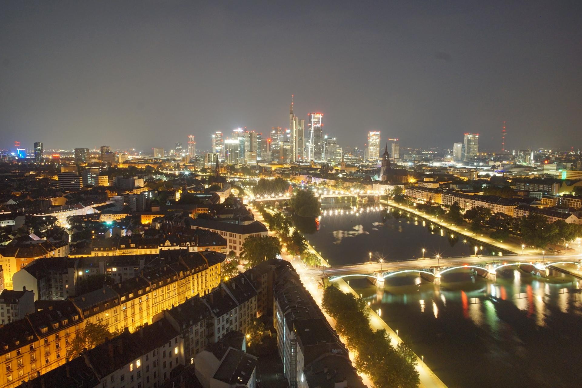 Archived image Webcam Panoramic View over to the Skyline of Frankfurt