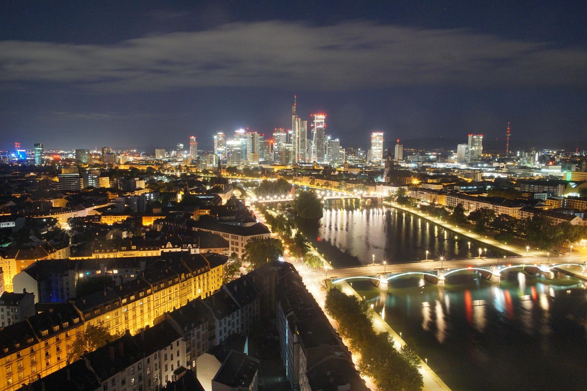 Archived image Webcam Panoramic View over to the Skyline of Frankfurt
