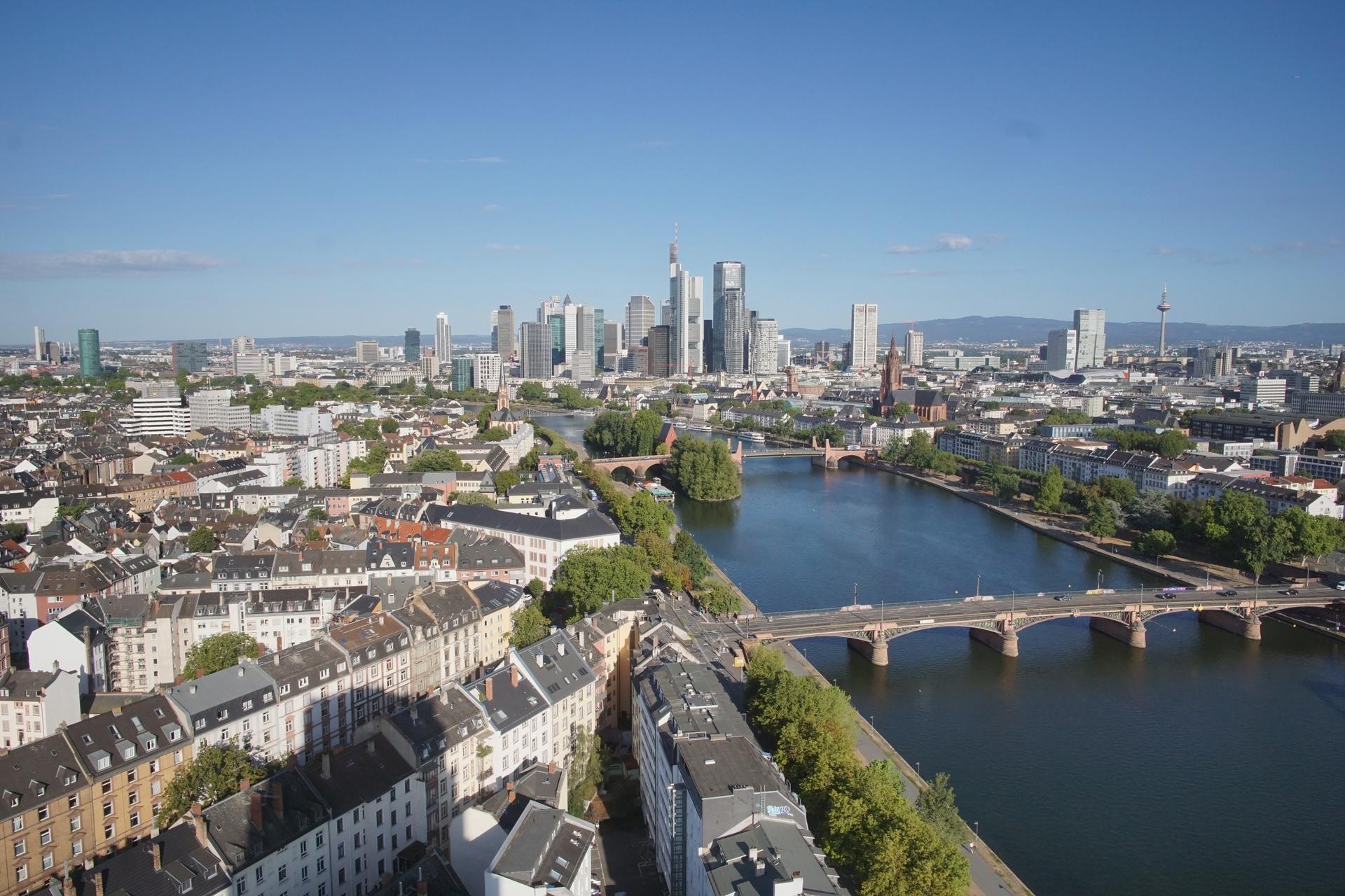 Archived image Webcam Panoramic View over to the Skyline of Frankfurt