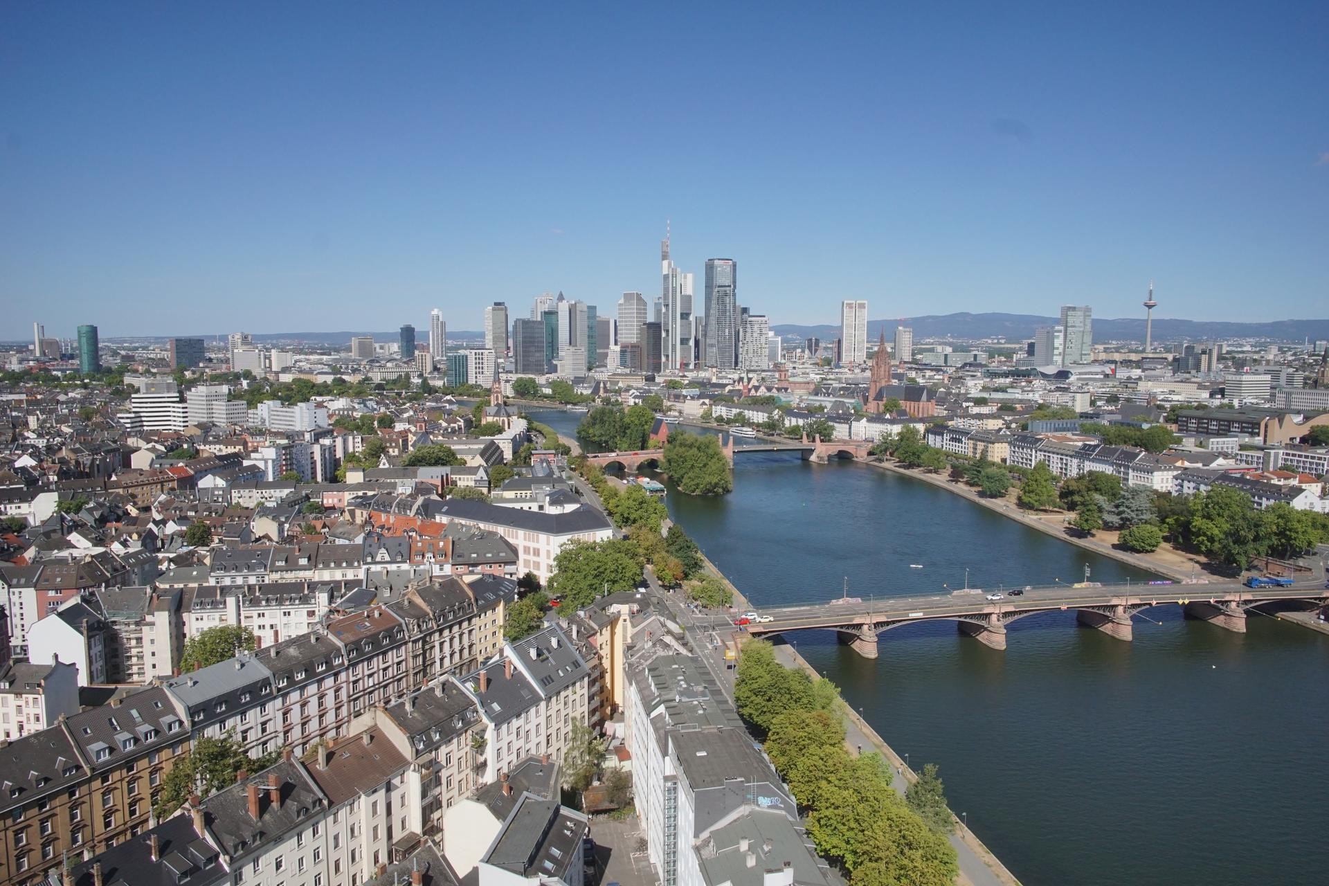 Archived image Webcam Panoramic View over to the Skyline of Frankfurt