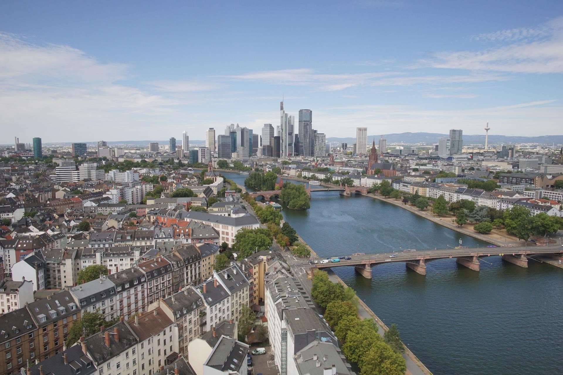 Archived image Webcam Panoramic View over to the Skyline of Frankfurt