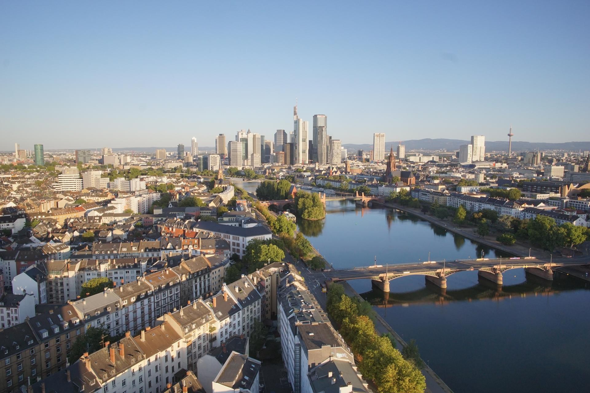 Archived image Webcam Panoramic View over to the Skyline of Frankfurt