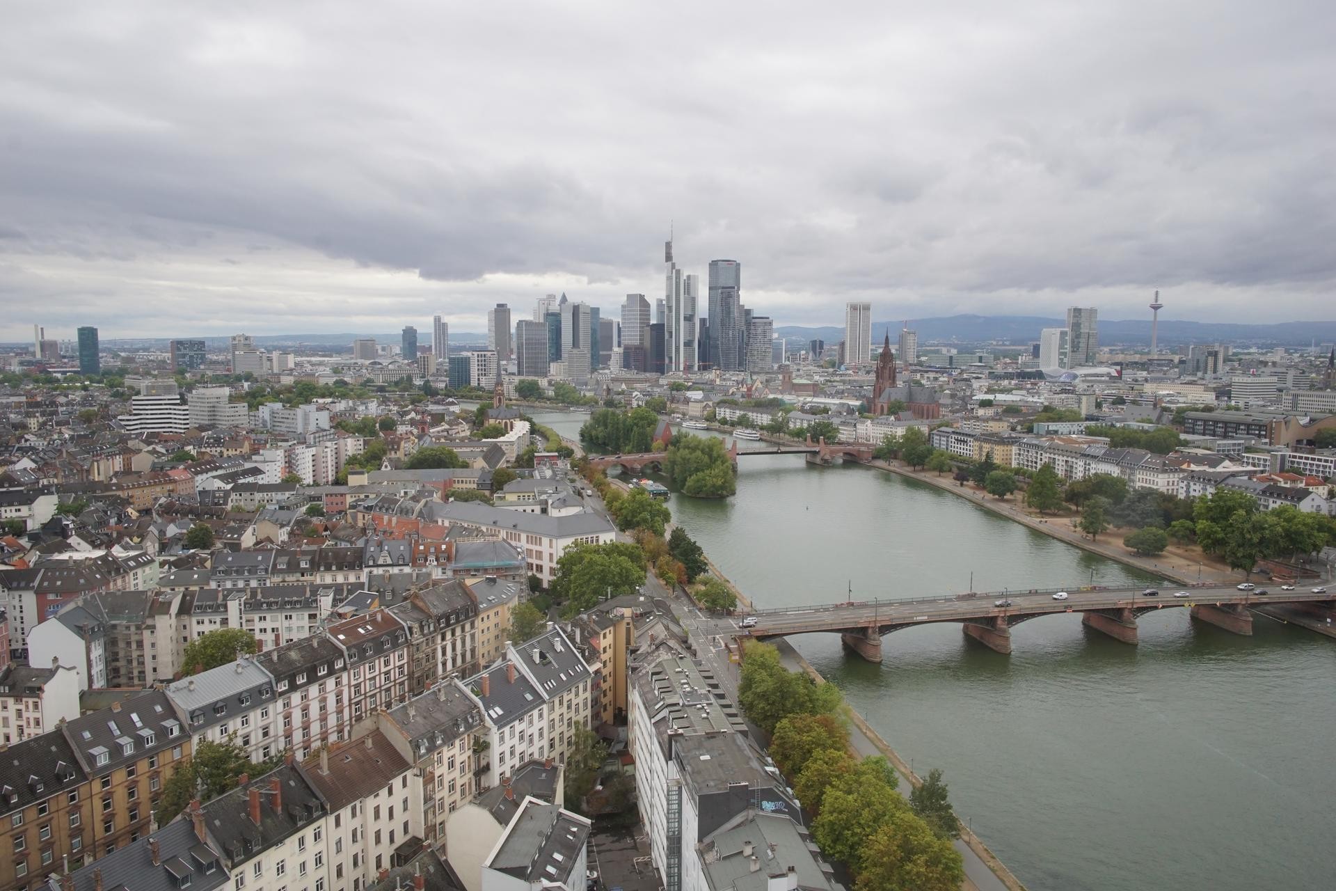 Archived image Webcam Panoramic View over to the Skyline of Frankfurt