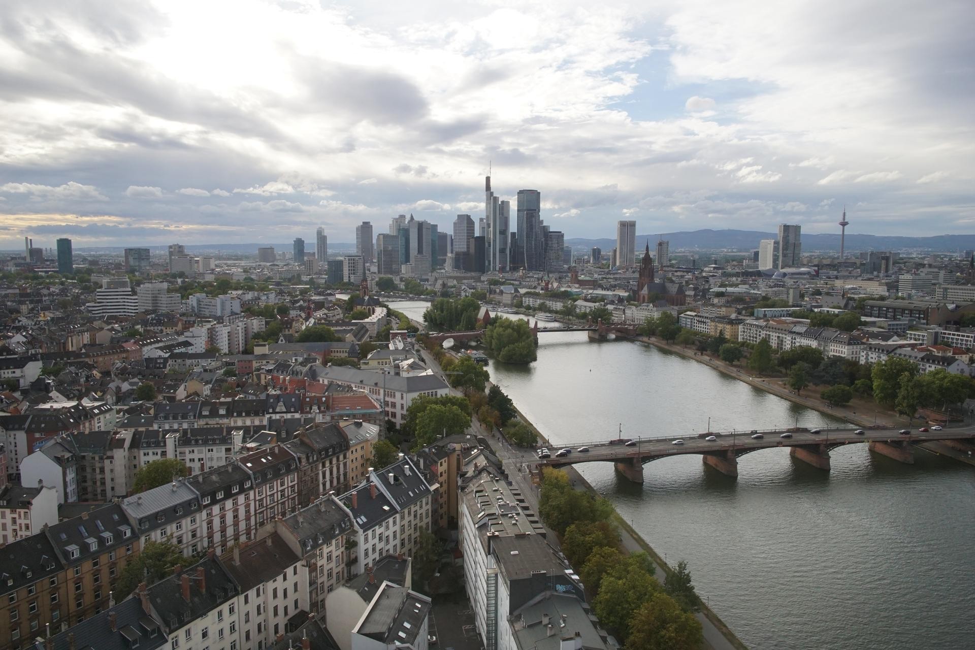 Archived image Webcam Panoramic View over to the Skyline of Frankfurt