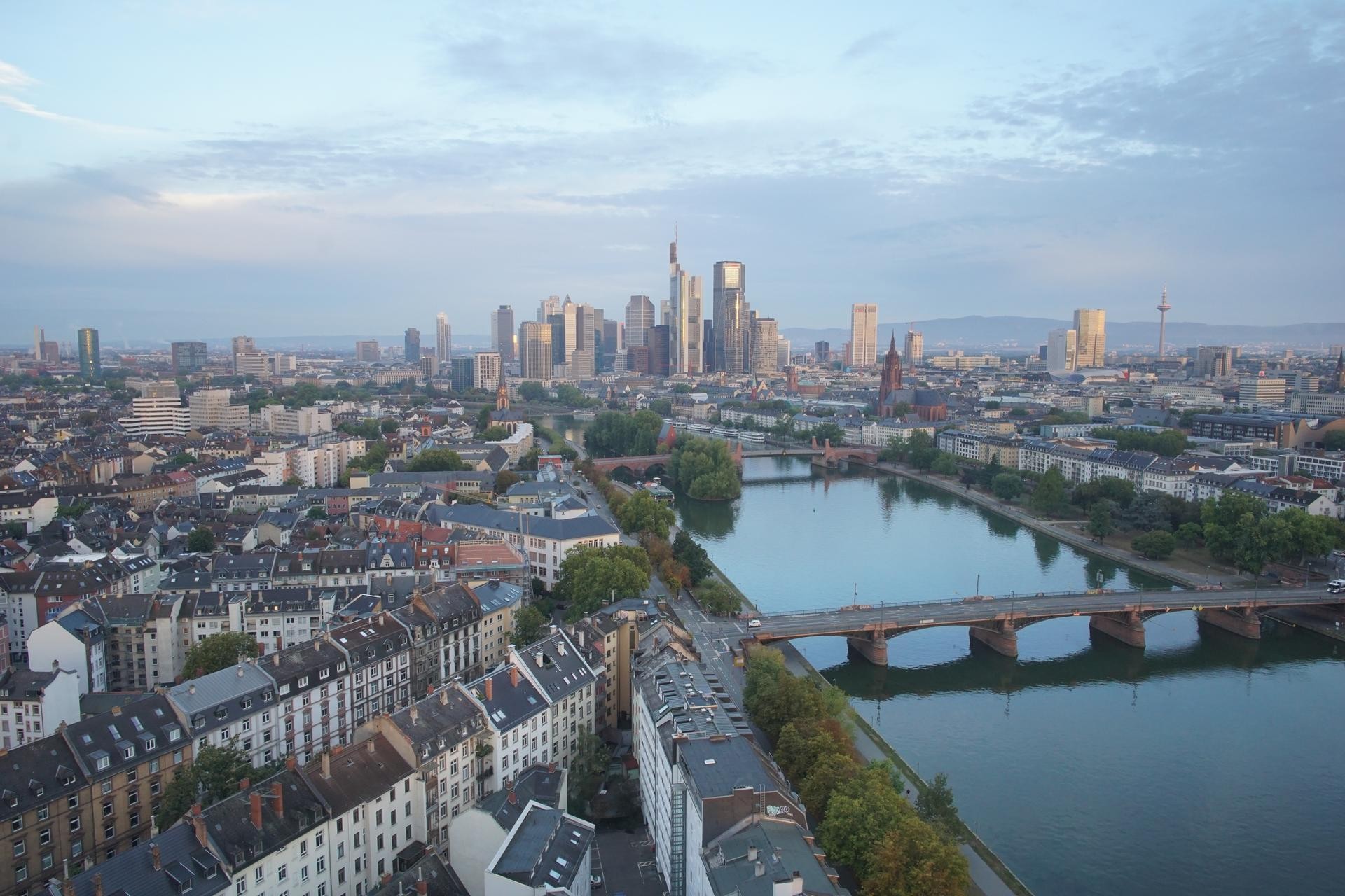 Archived image Webcam Panoramic View over to the Skyline of Frankfurt