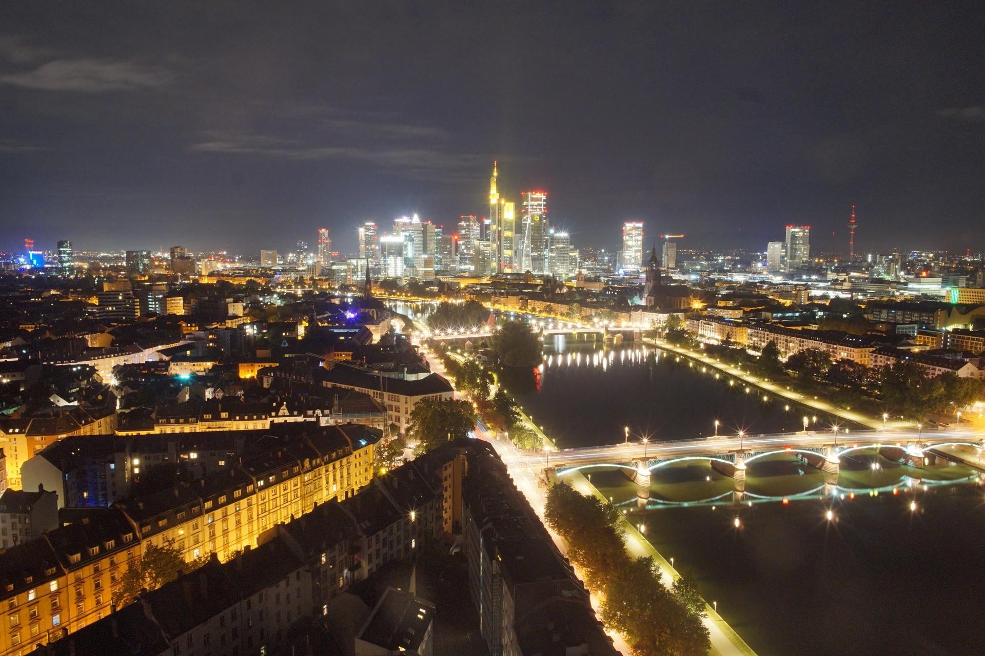 Archived image Webcam Panoramic View over to the Skyline of Frankfurt