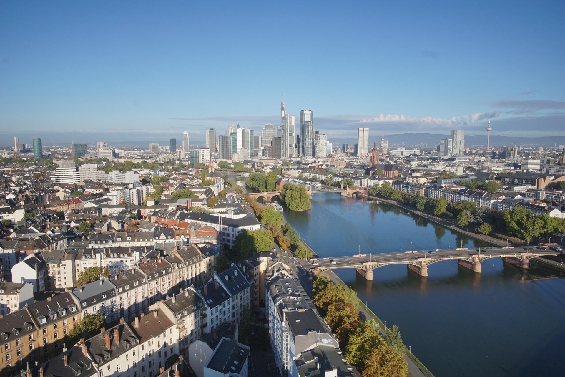 Archived image Webcam Panoramic View over to the Skyline of Frankfurt