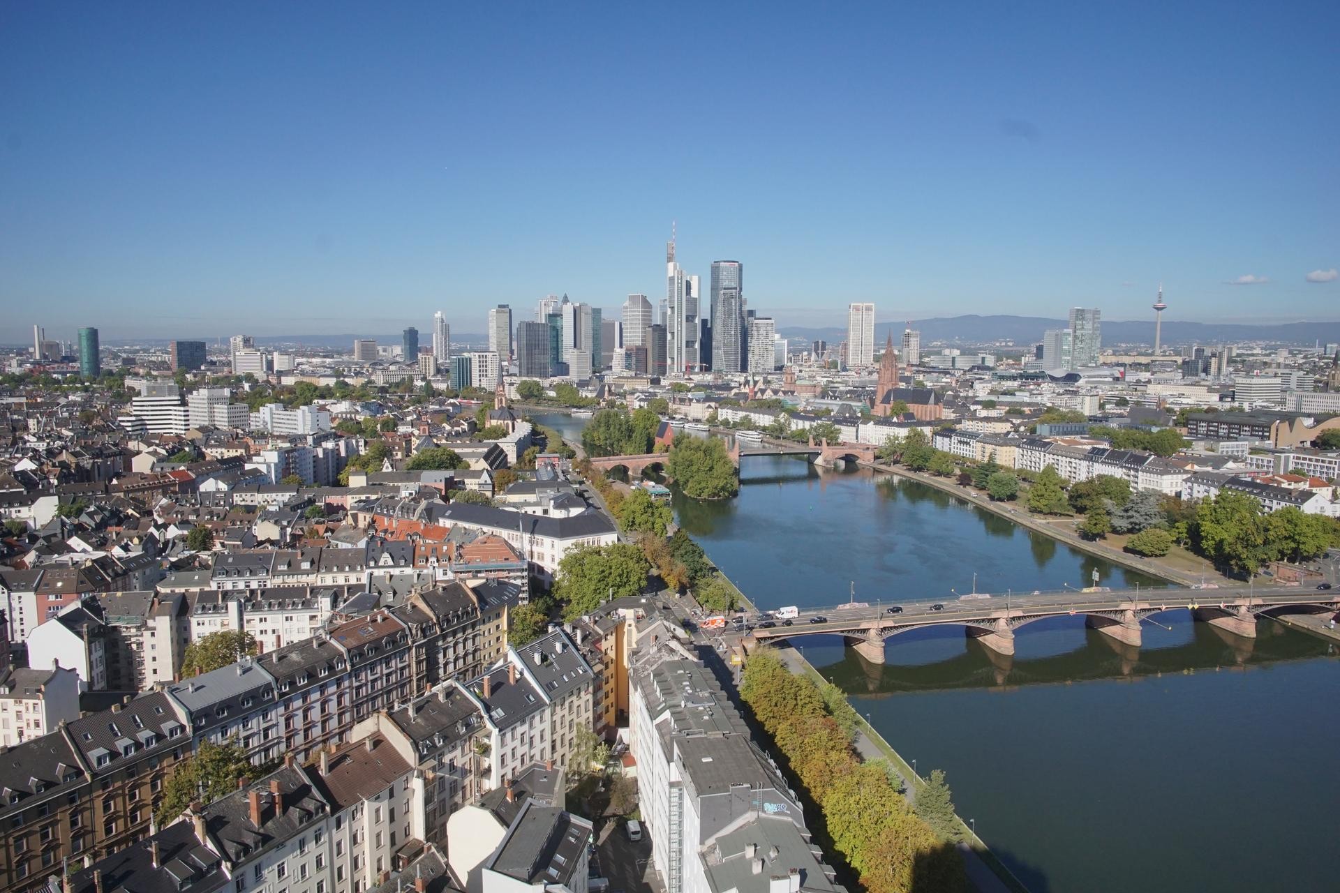 Archived image Webcam Panoramic View over to the Skyline of Frankfurt