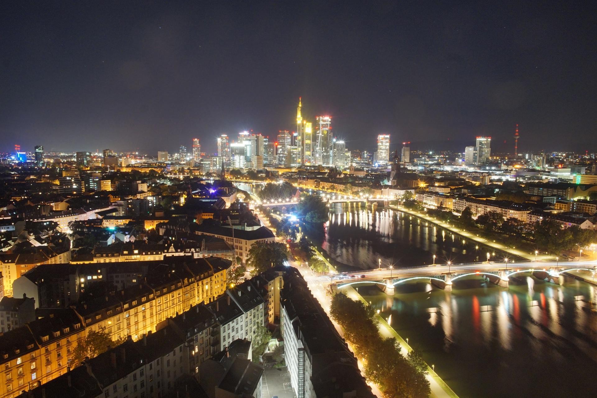 Archived image Webcam Panoramic View over to the Skyline of Frankfurt
