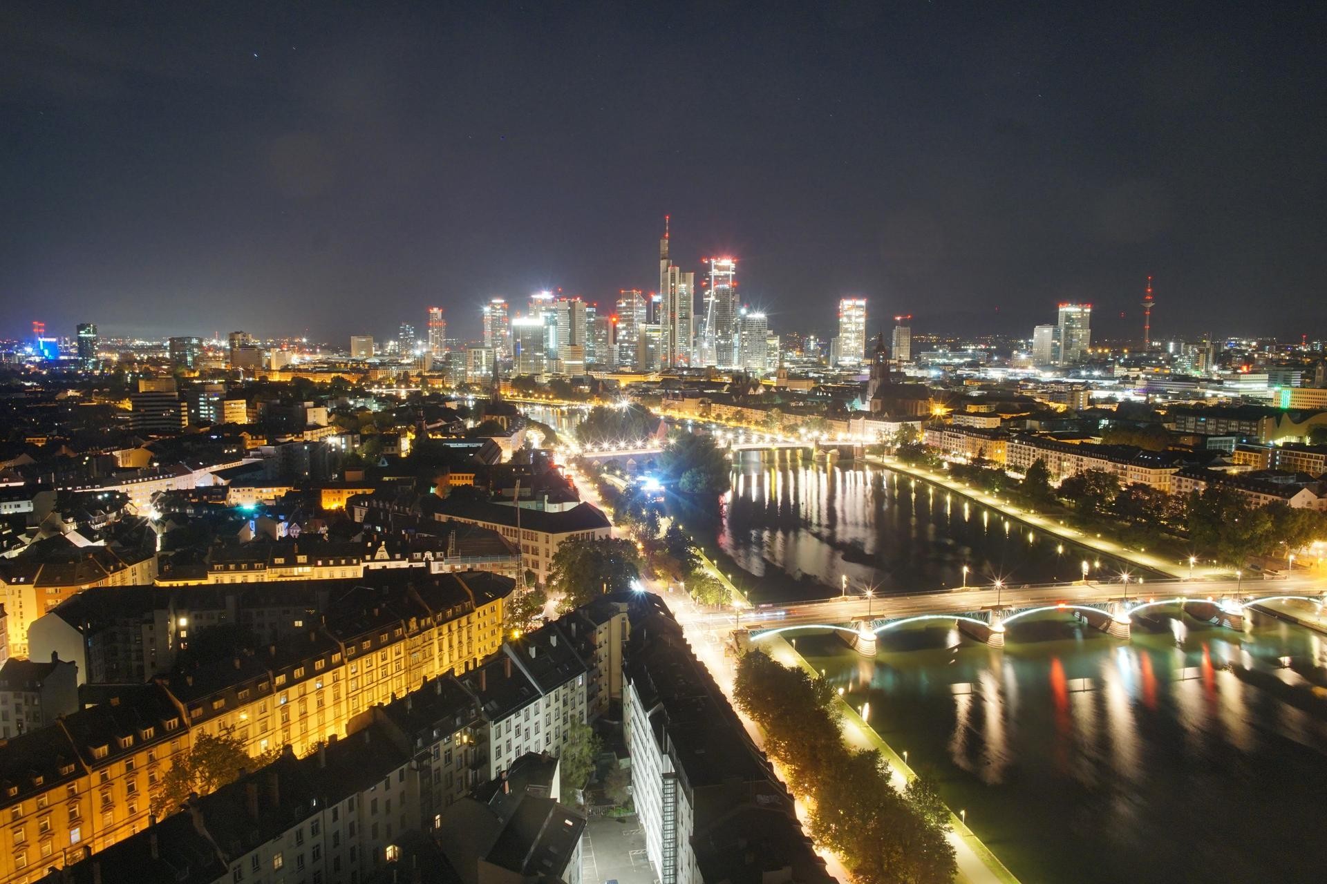 Archived image Webcam Panoramic View over to the Skyline of Frankfurt