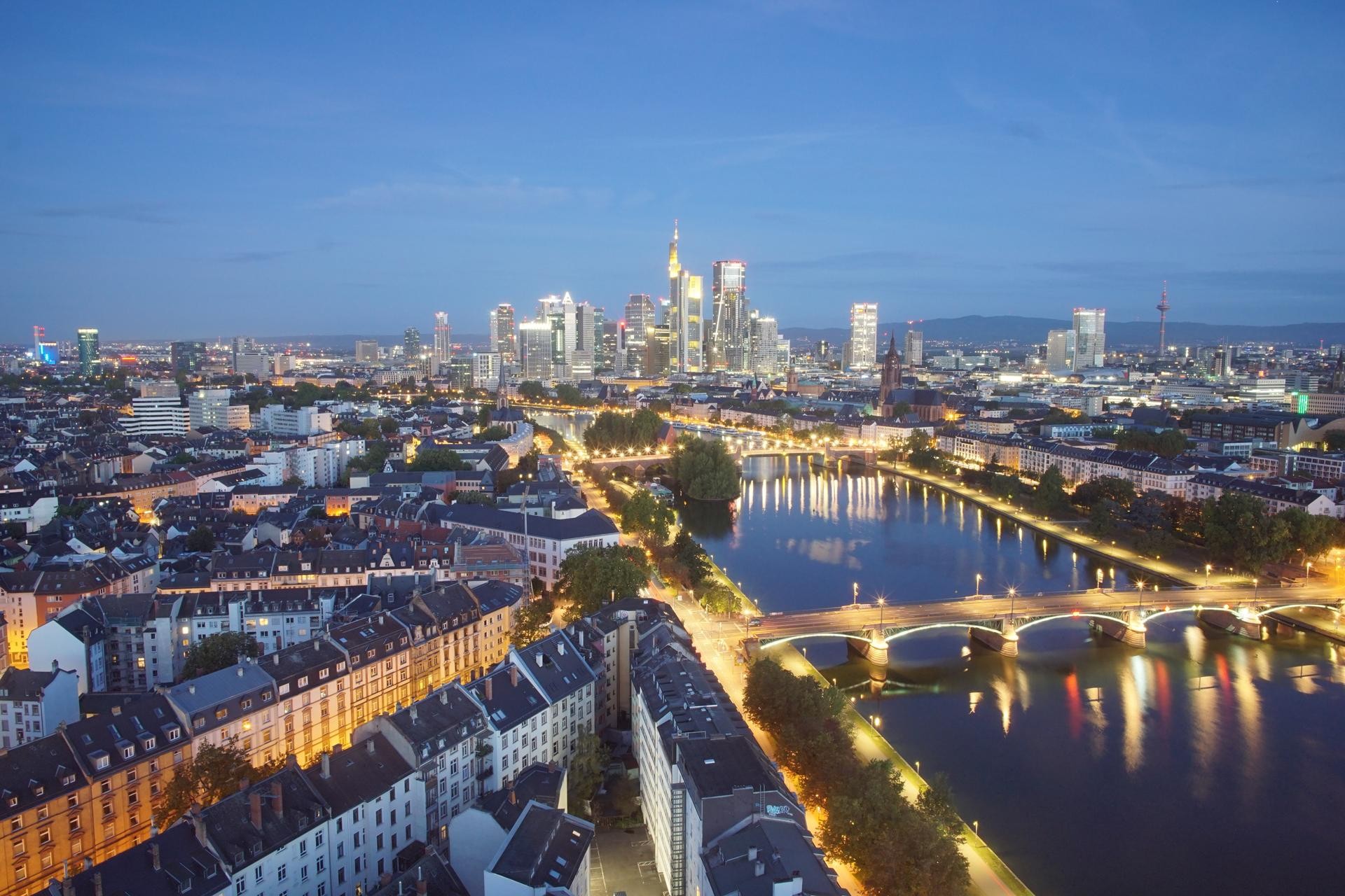 Archived image Webcam Panoramic View over to the Skyline of Frankfurt