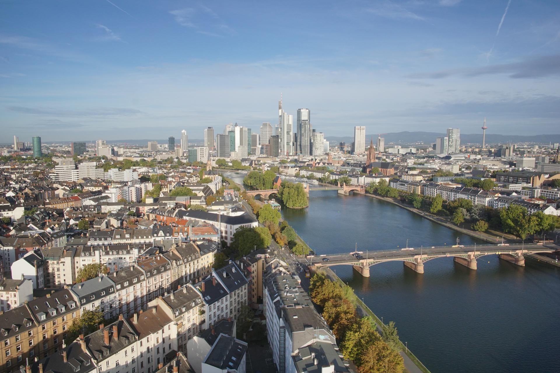 Archived image Webcam Panoramic View over to the Skyline of Frankfurt