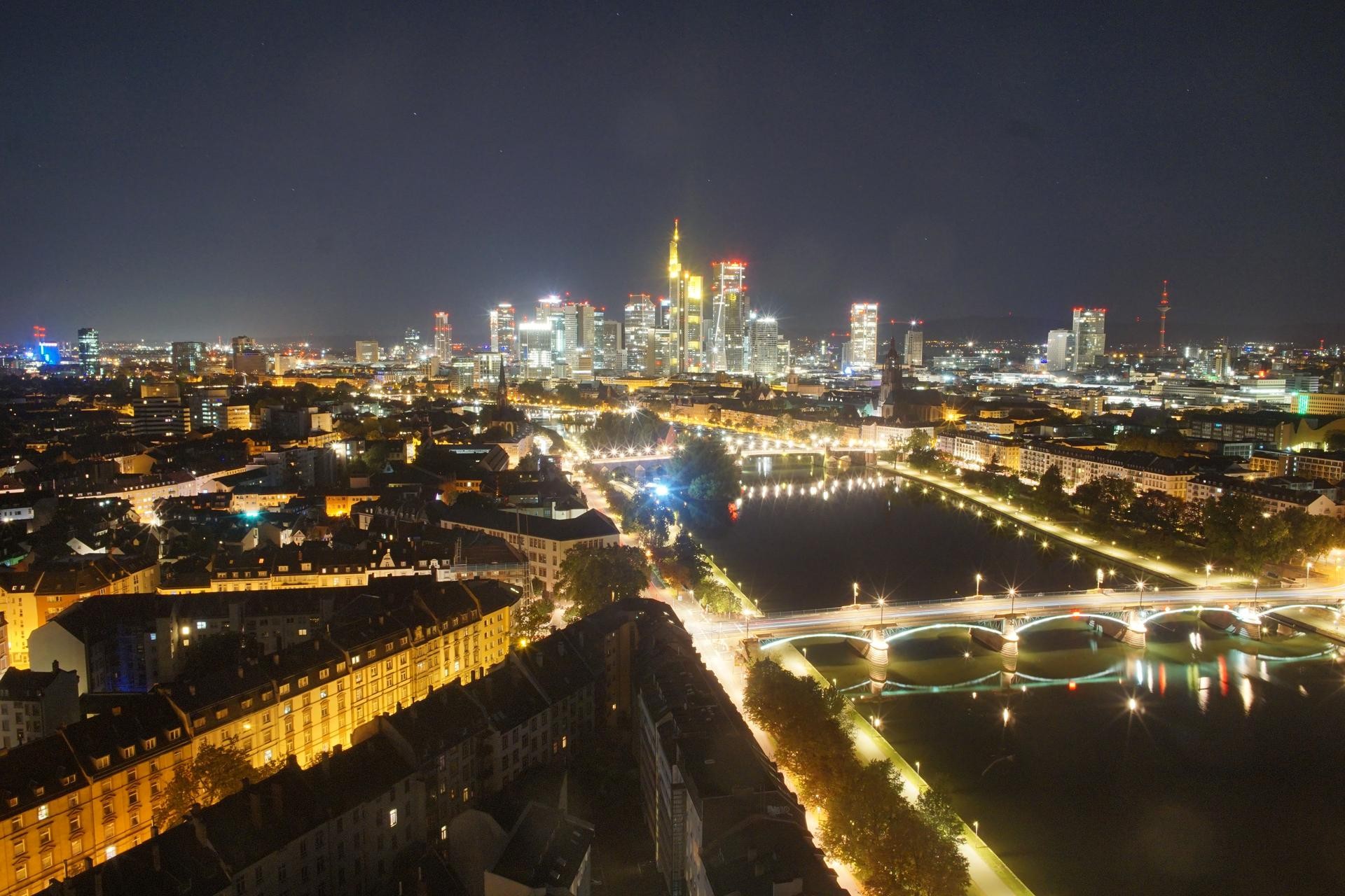 Archived image Webcam Panoramic View over to the Skyline of Frankfurt