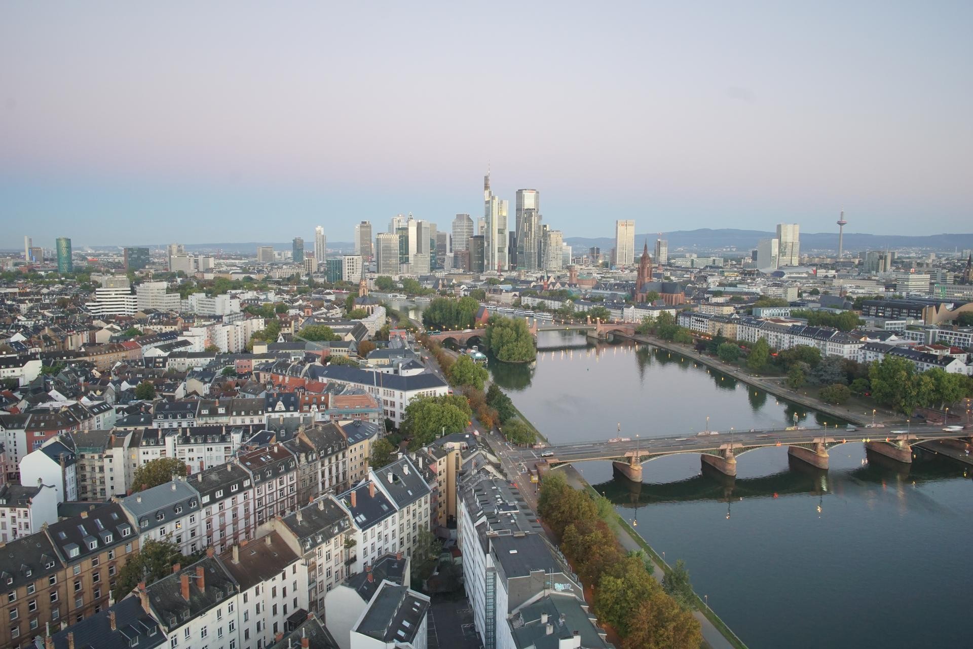 Archived image Webcam Panoramic View over to the Skyline of Frankfurt