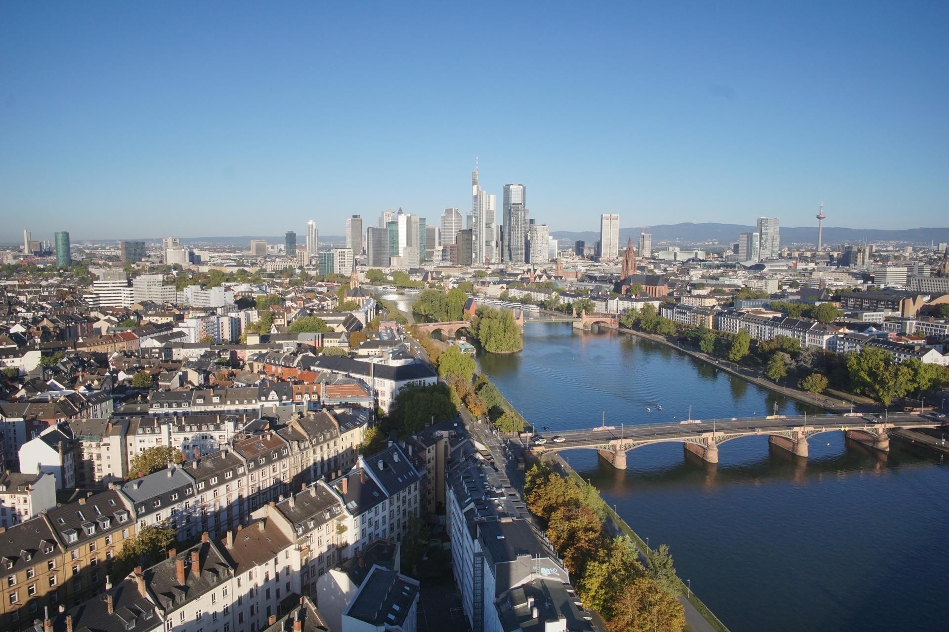 Archived image Webcam Panoramic View over to the Skyline of Frankfurt
