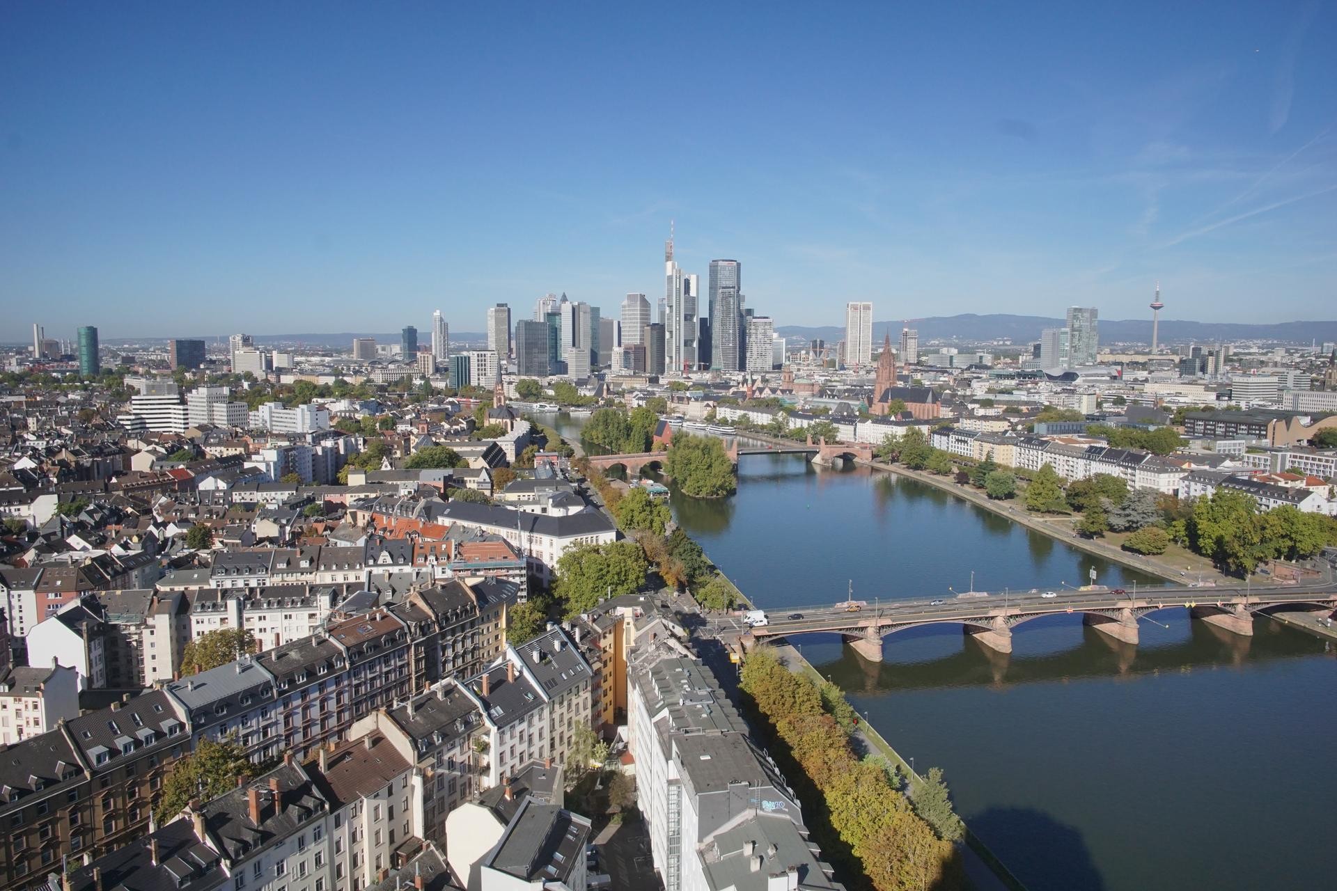 Archived image Webcam Panoramic View over to the Skyline of Frankfurt