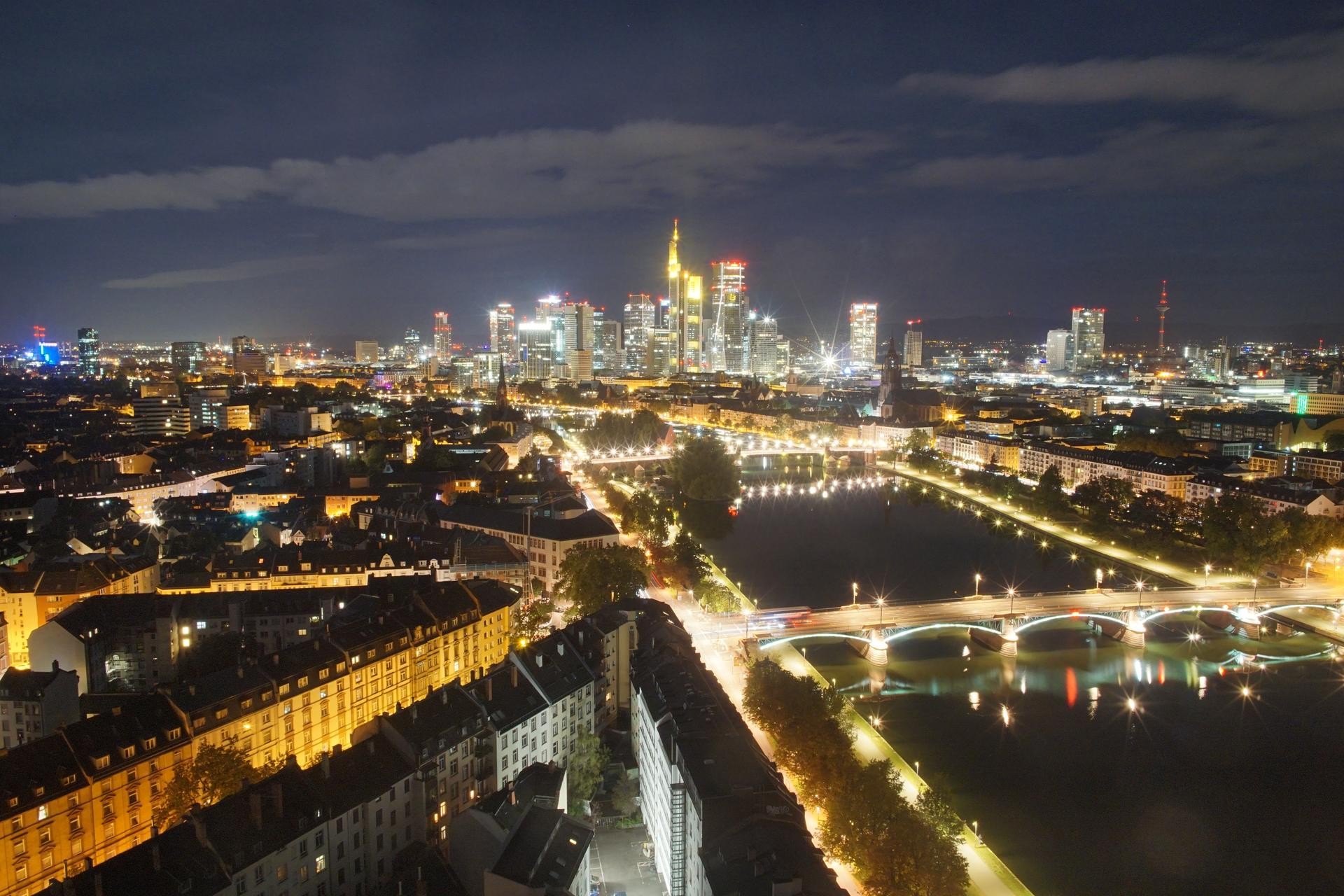Archived image Webcam Panoramic View over to the Skyline of Frankfurt