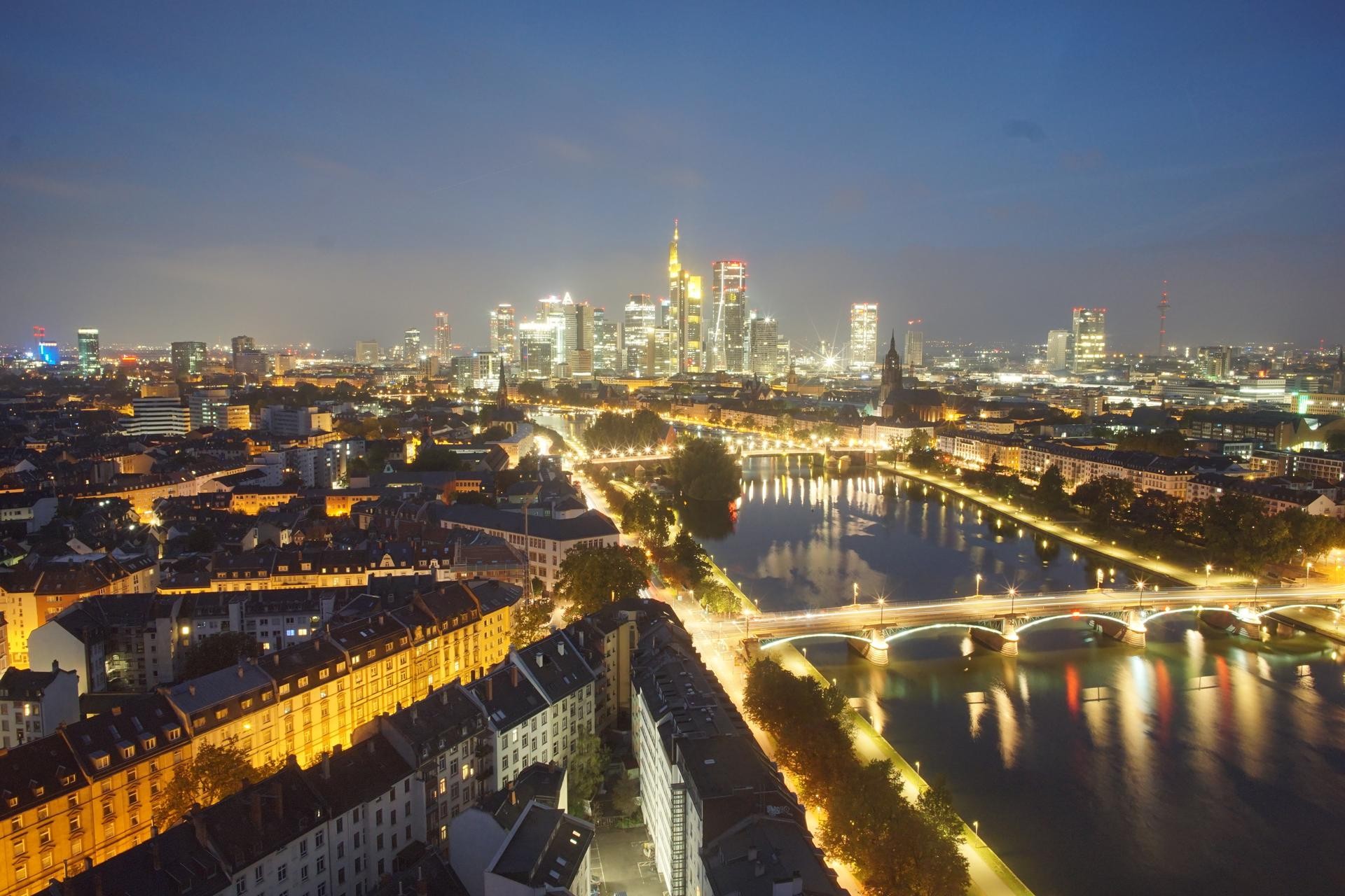 Archived image Webcam Panoramic View over to the Skyline of Frankfurt