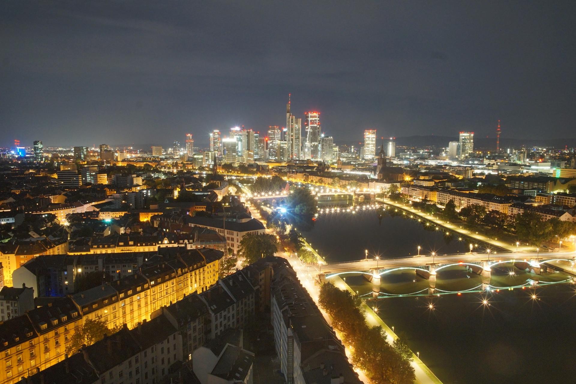 Archived image Webcam Panoramic View over to the Skyline of Frankfurt