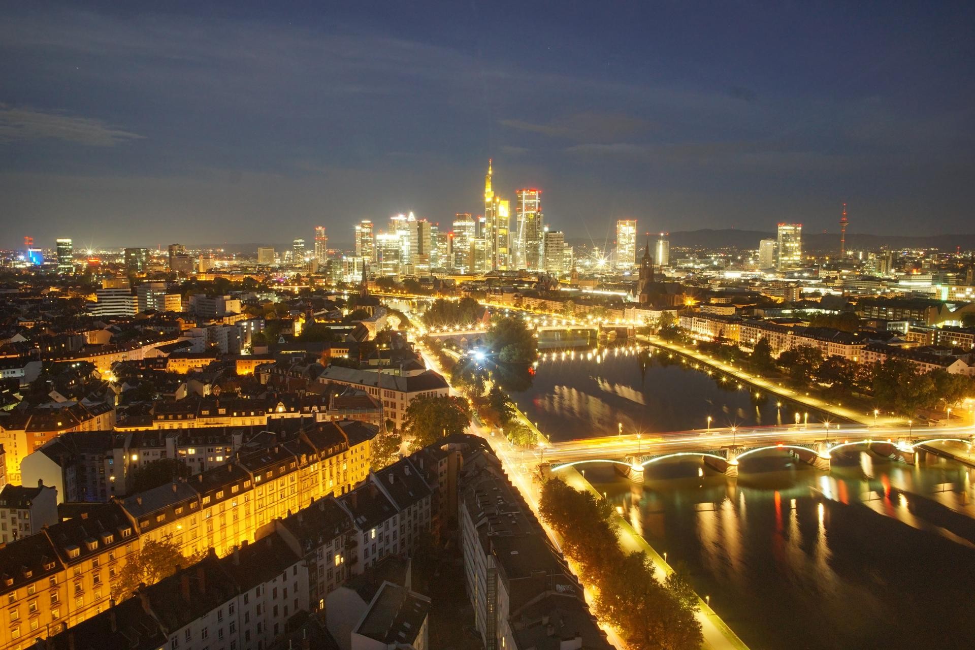 Archived image Webcam Panoramic View over to the Skyline of Frankfurt