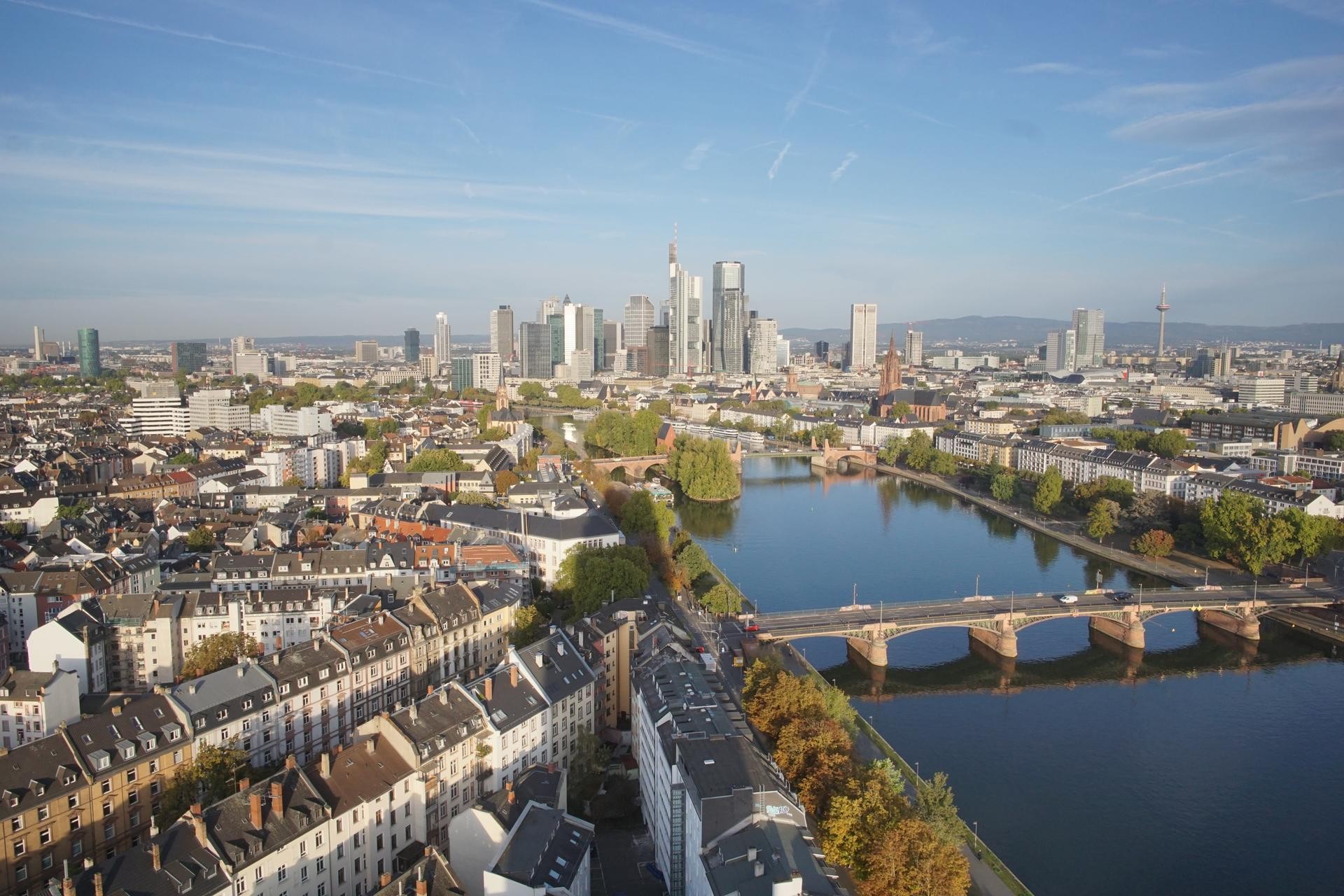 Archived image Webcam Panoramic View over to the Skyline of Frankfurt