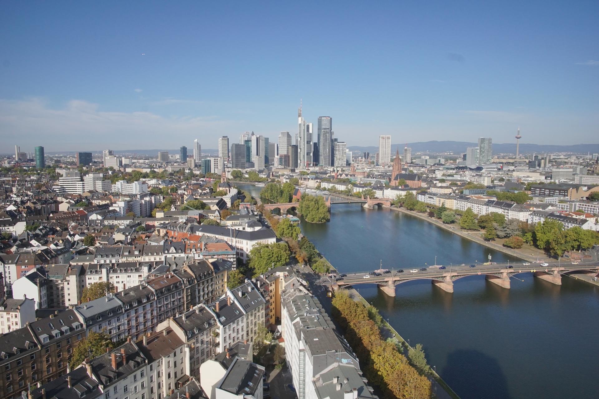 Archived image Webcam Panoramic View over to the Skyline of Frankfurt