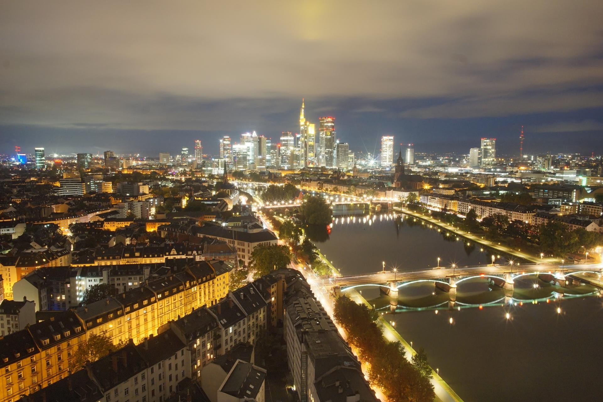 Archived image Webcam Panoramic View over to the Skyline of Frankfurt