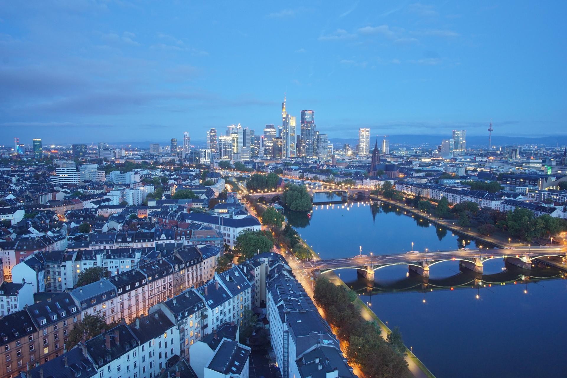 Archived image Webcam Panoramic View over to the Skyline of Frankfurt