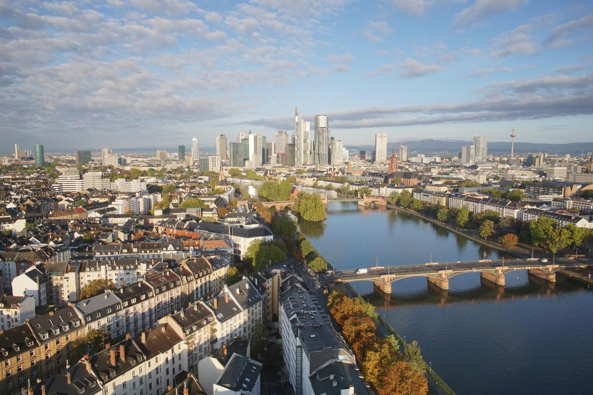 Archived image Webcam Panoramic View over to the Skyline of Frankfurt