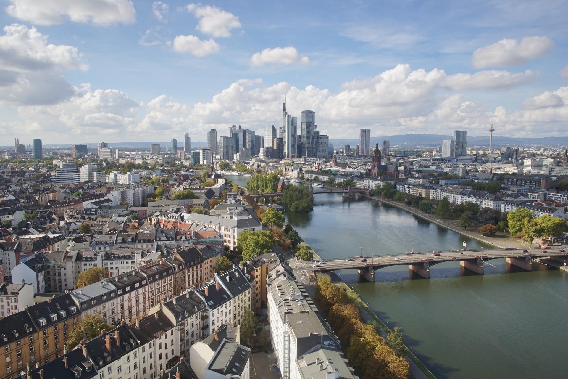 Archived image Webcam Panoramic View over to the Skyline of Frankfurt