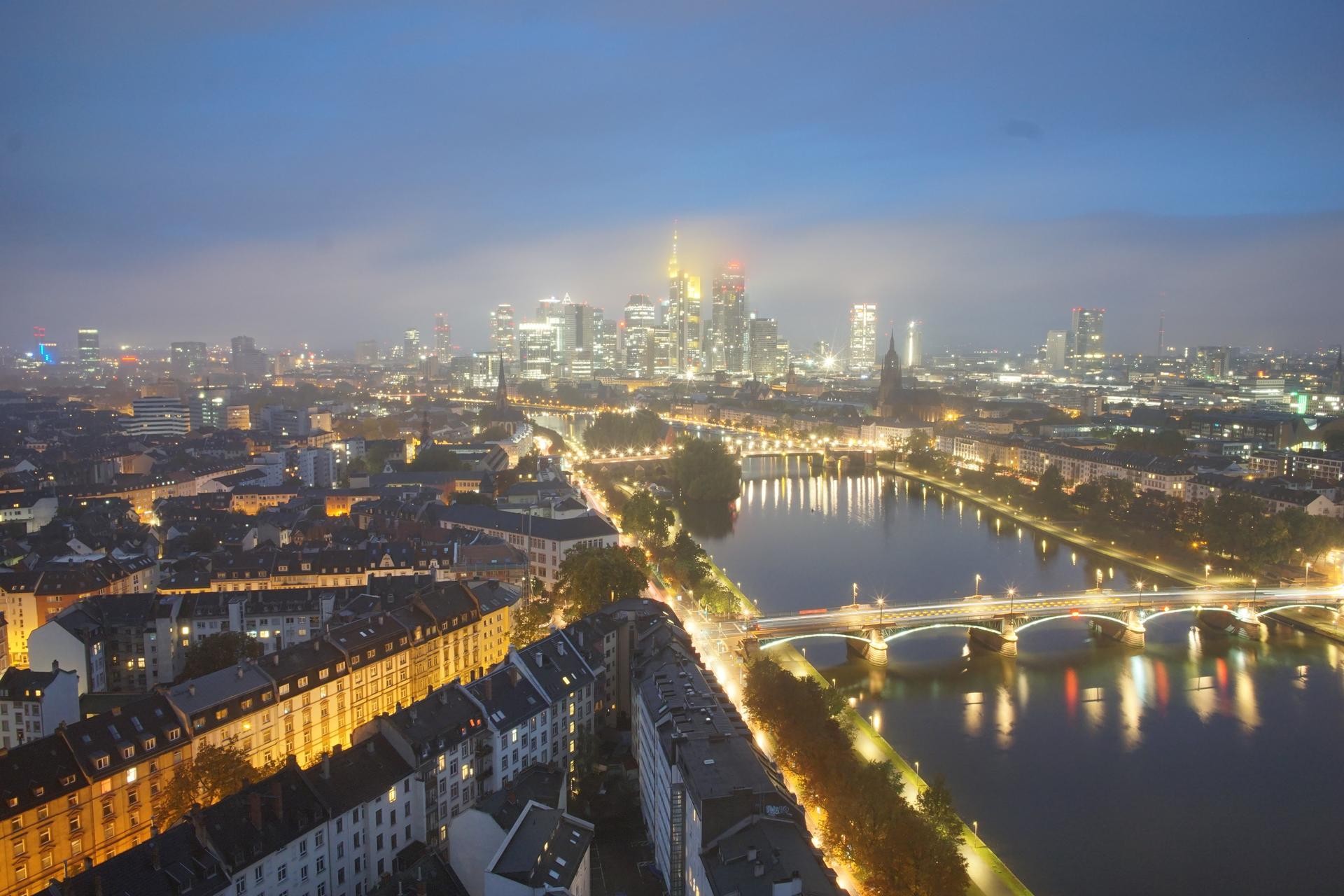 Archived image Webcam Panoramic View over to the Skyline of Frankfurt