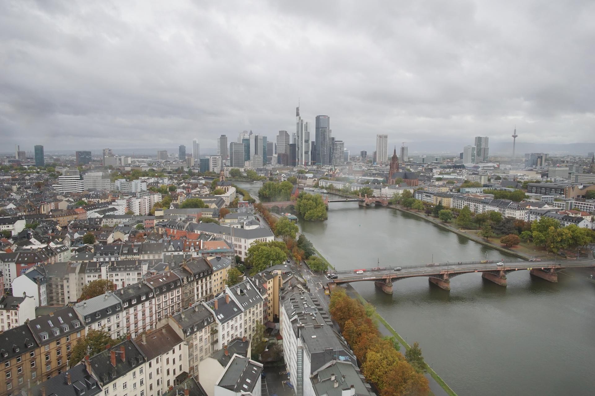 Archived image Webcam Panoramic View over to the Skyline of Frankfurt