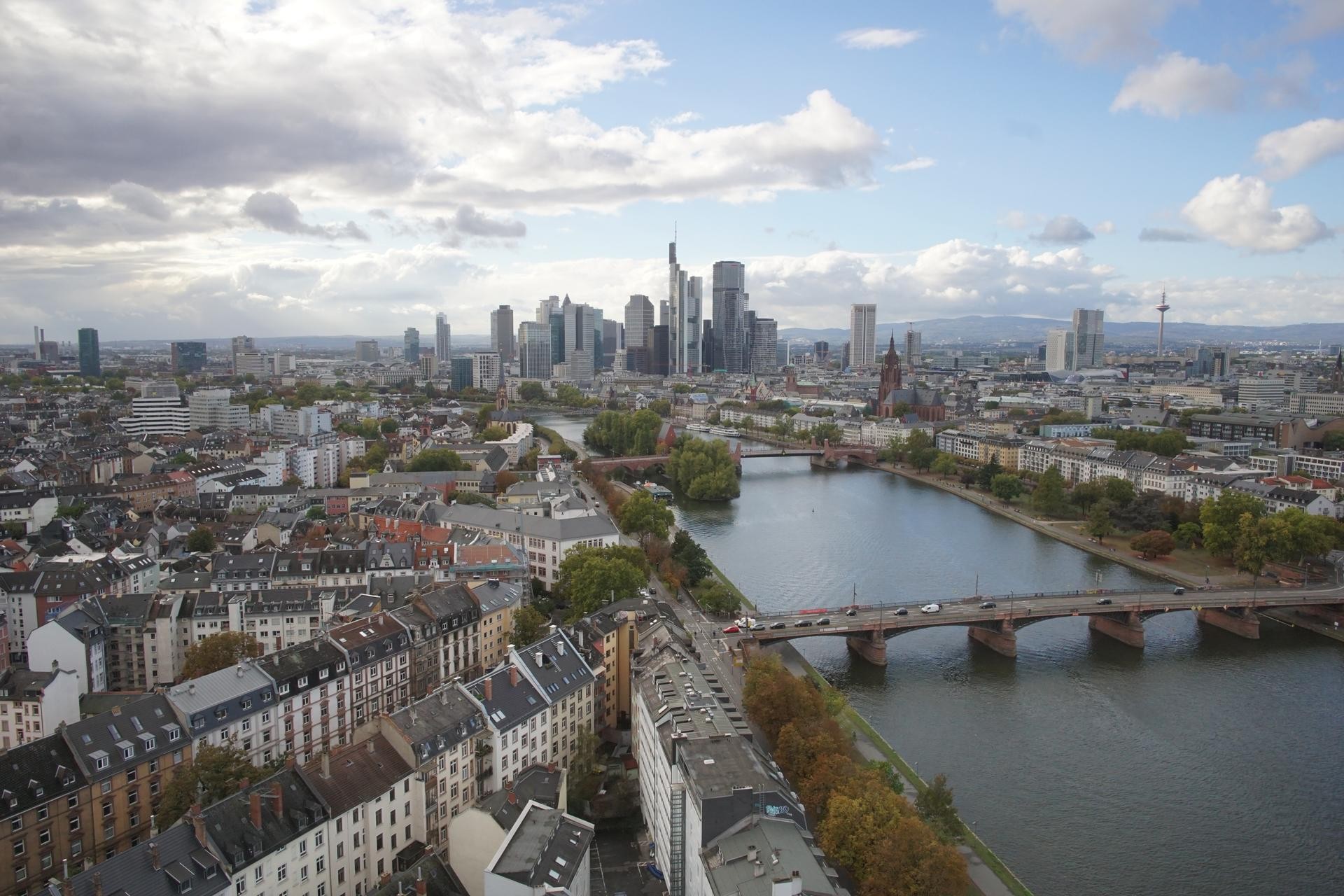 Archived image Webcam Panoramic View over to the Skyline of Frankfurt